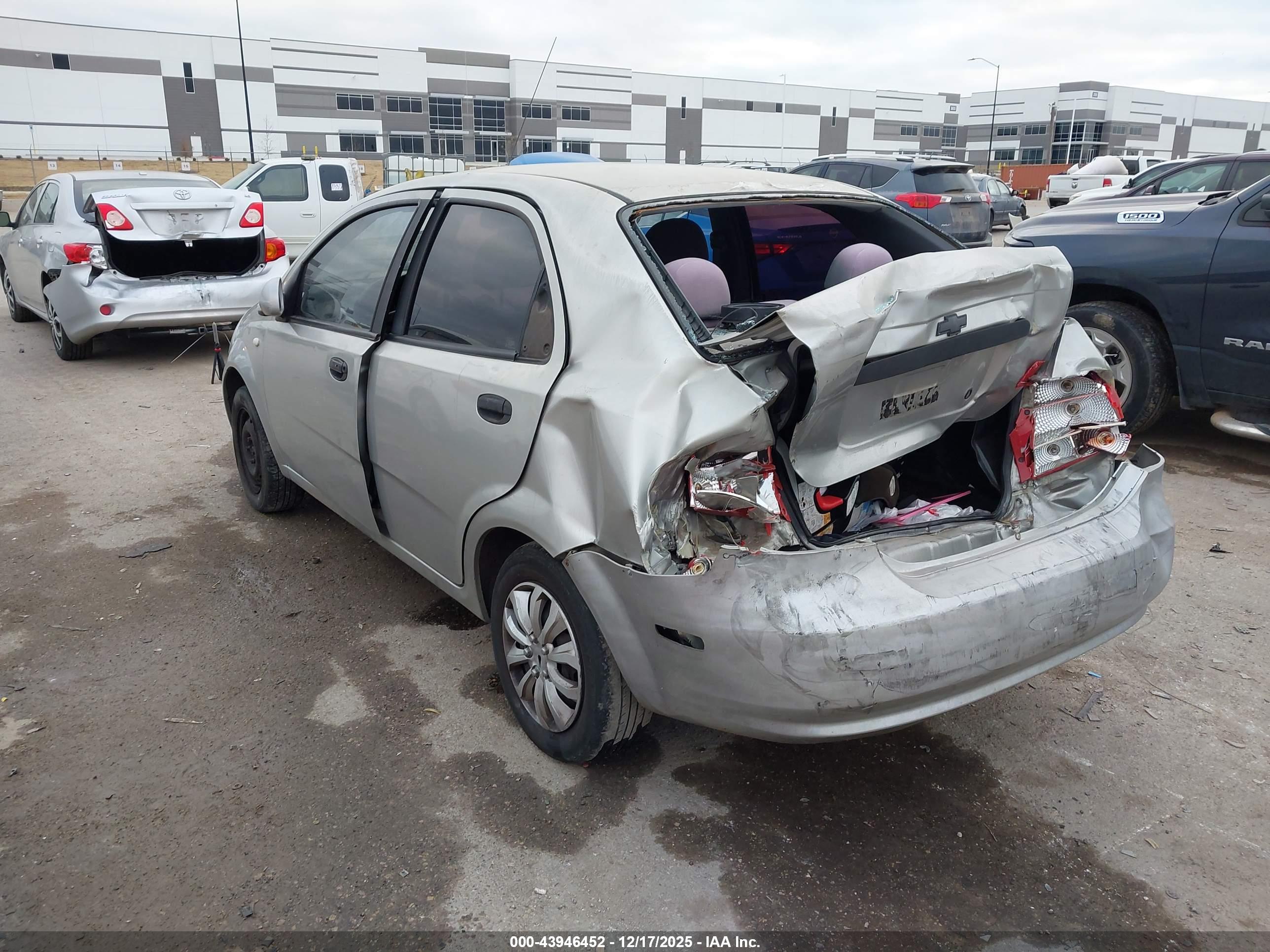 CHEVROLET AVEO image 3