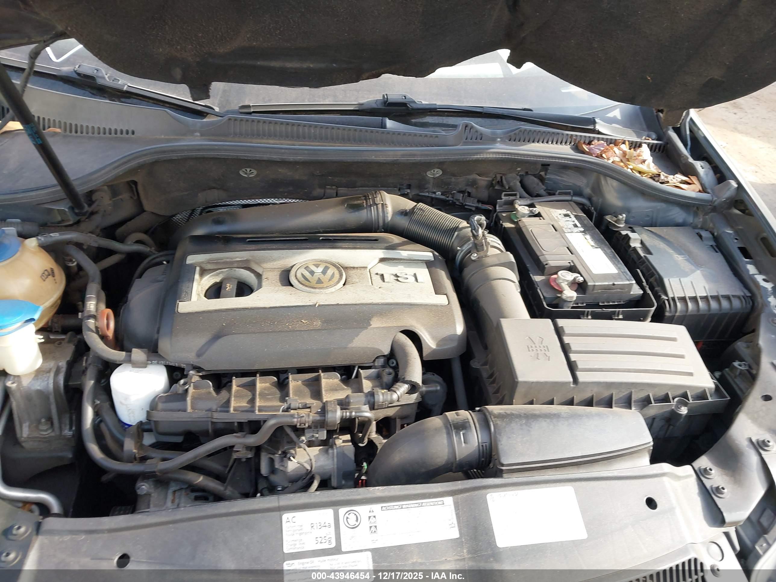 VOLKSWAGEN GTI image 10
