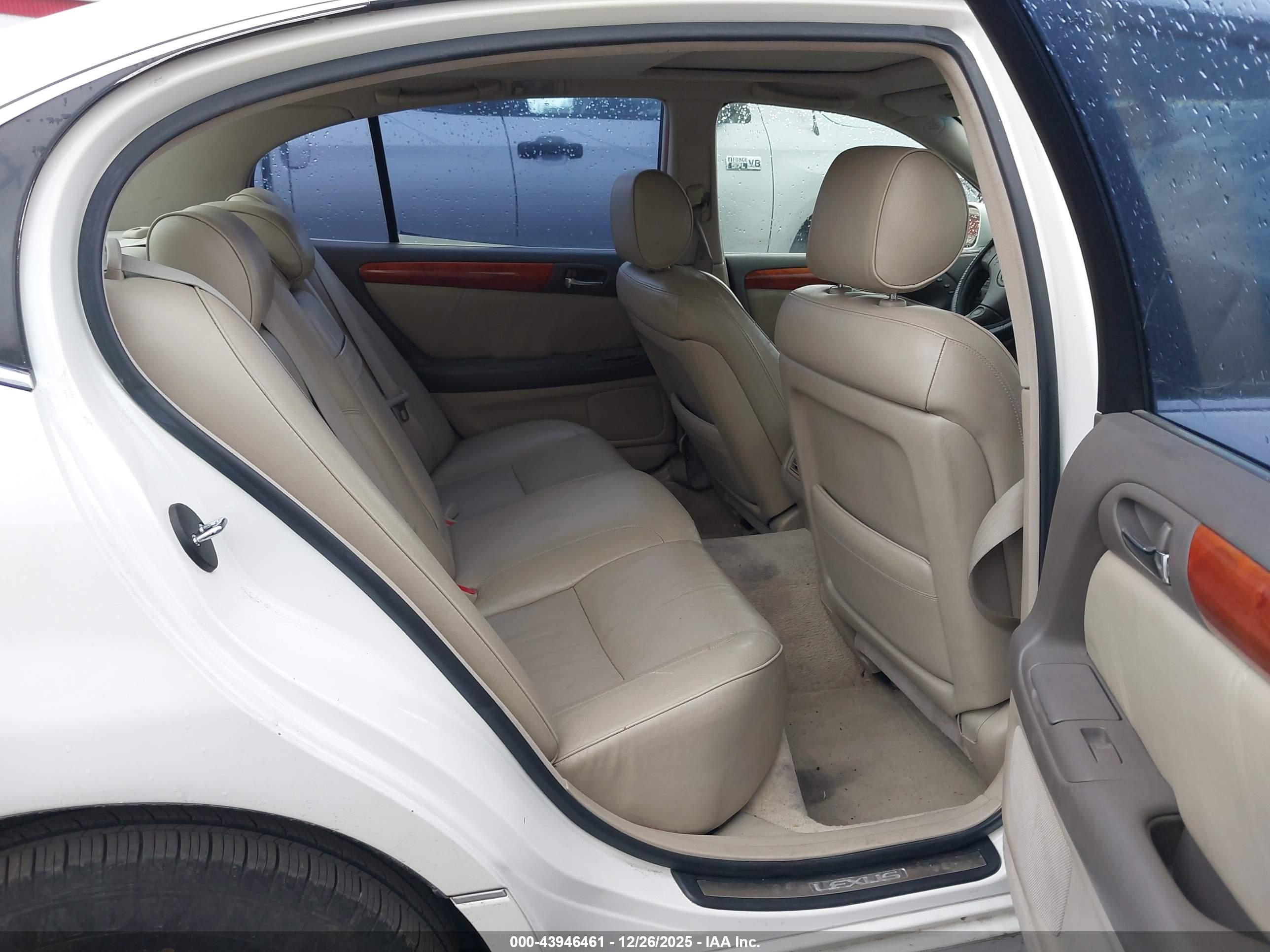 LEXUS GS image 8