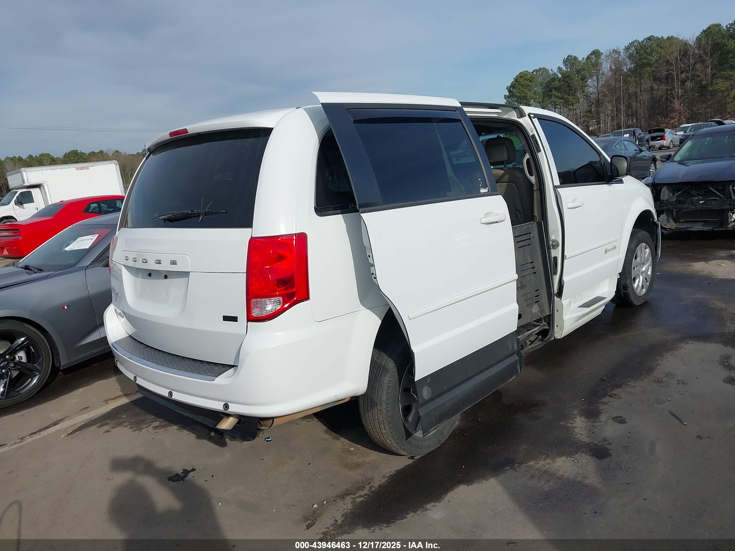 DODGE GRAND image 4