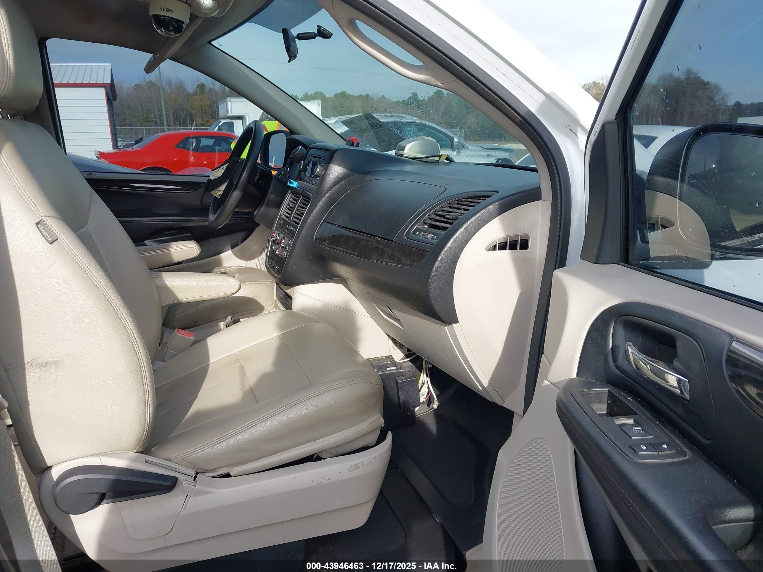 DODGE GRAND image 5