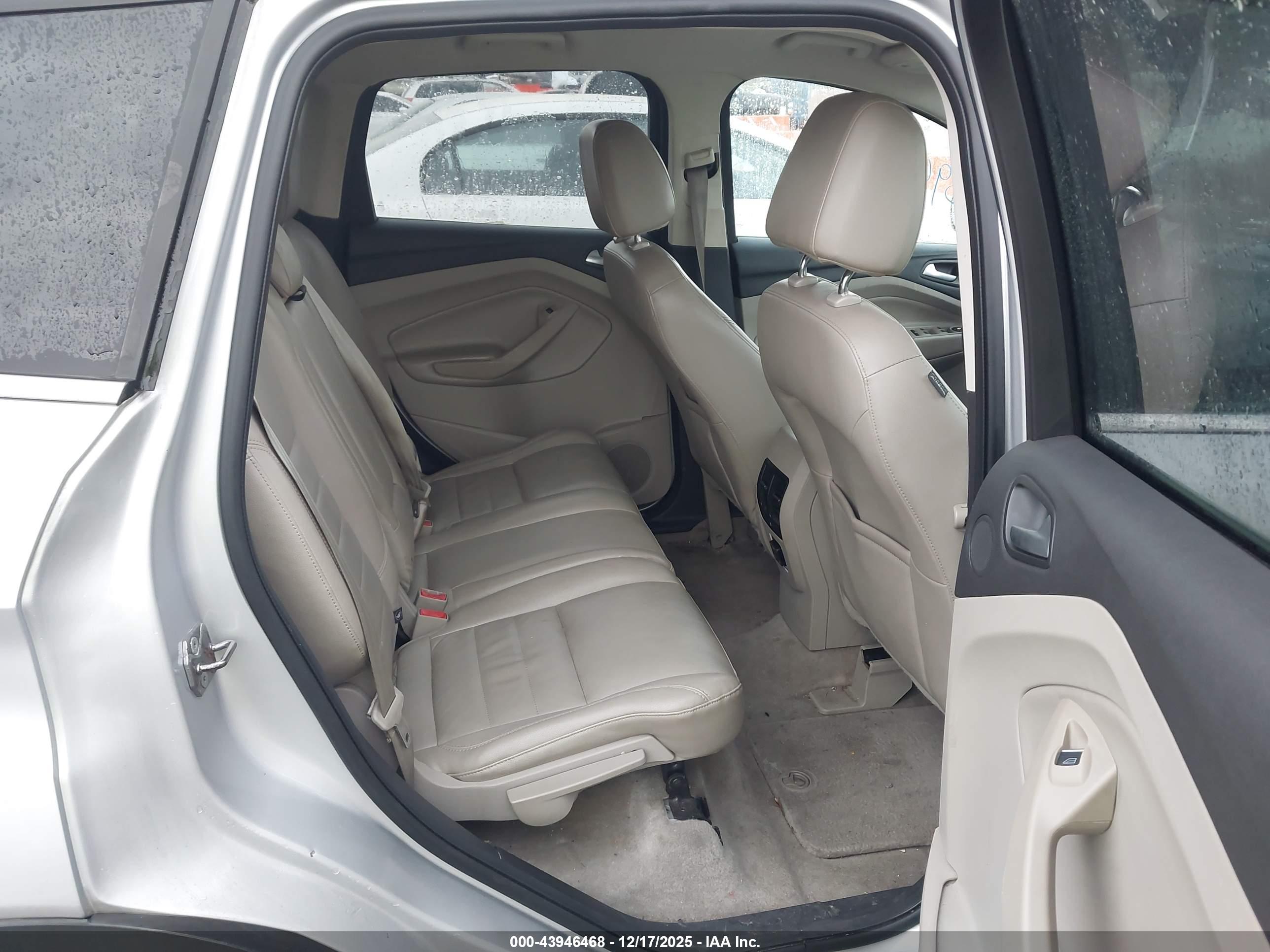 FORD ESCAPE image 8