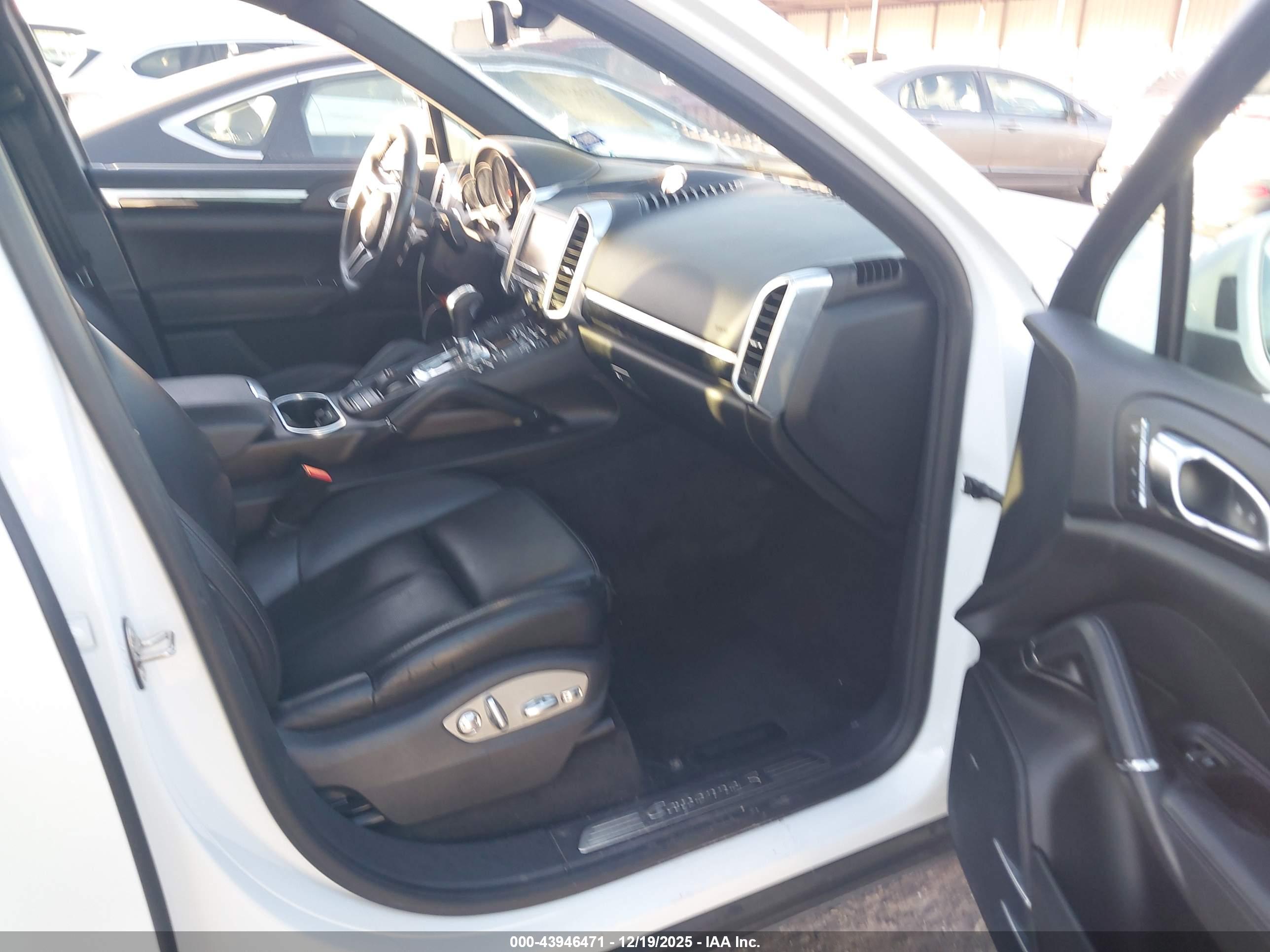 PORSCHE CAYENNE image 5