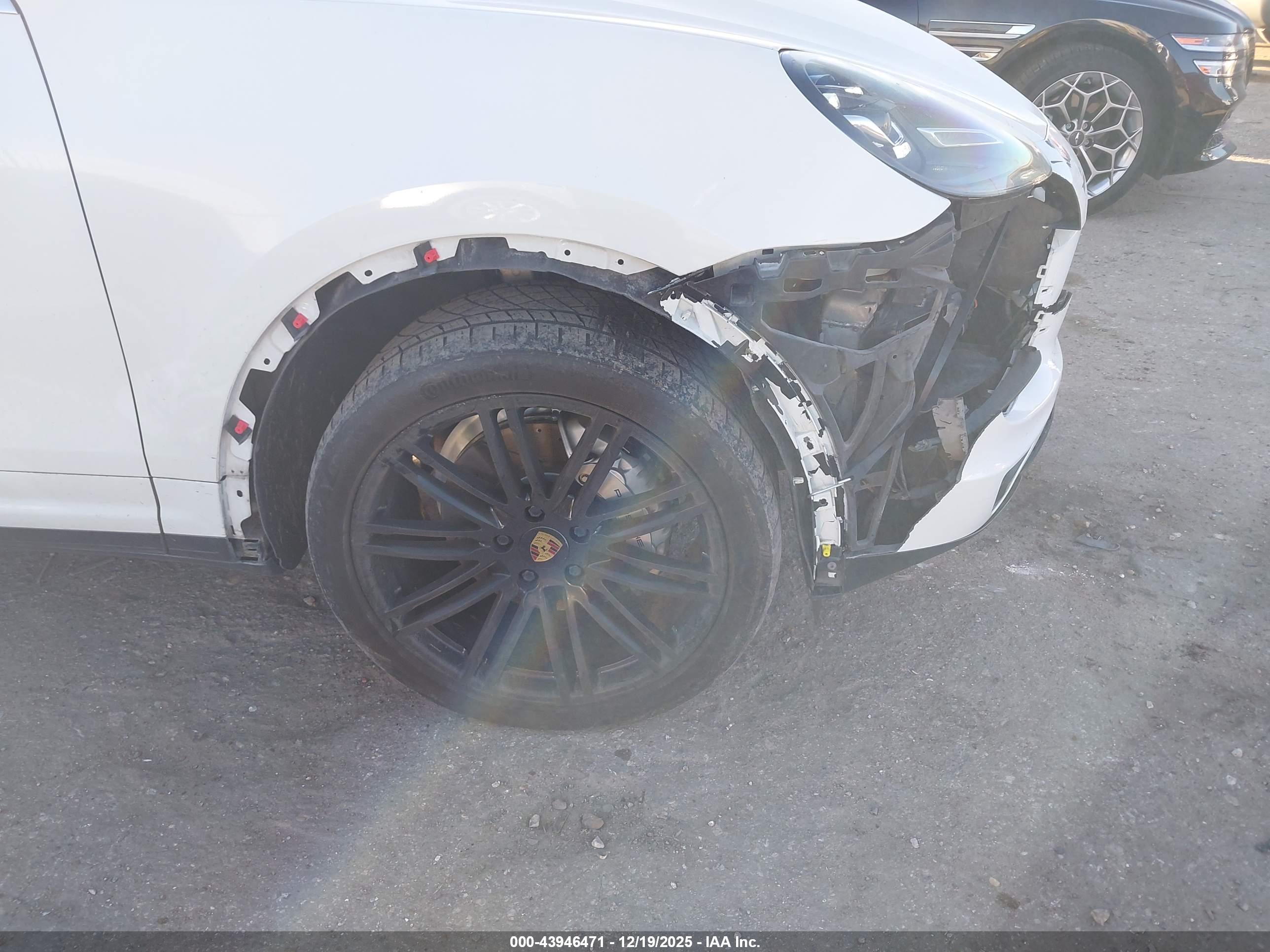 PORSCHE CAYENNE image 6