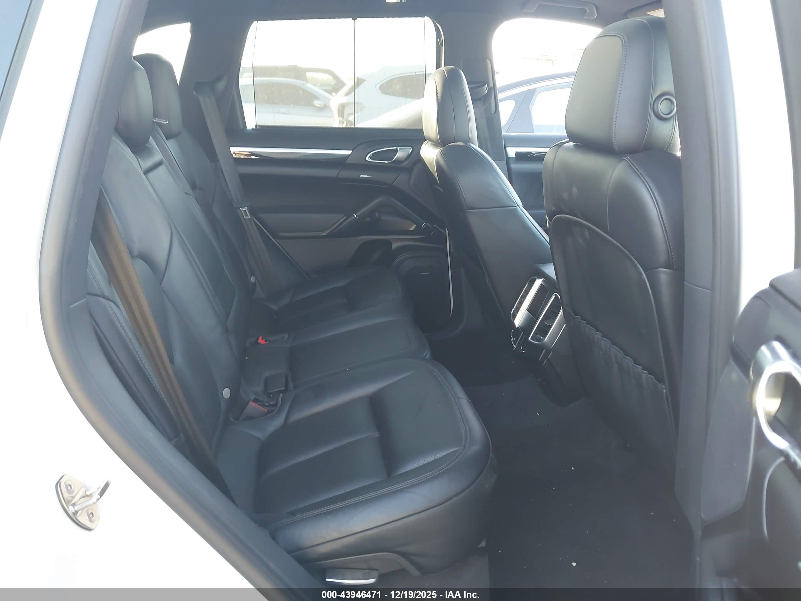 PORSCHE CAYENNE image 8