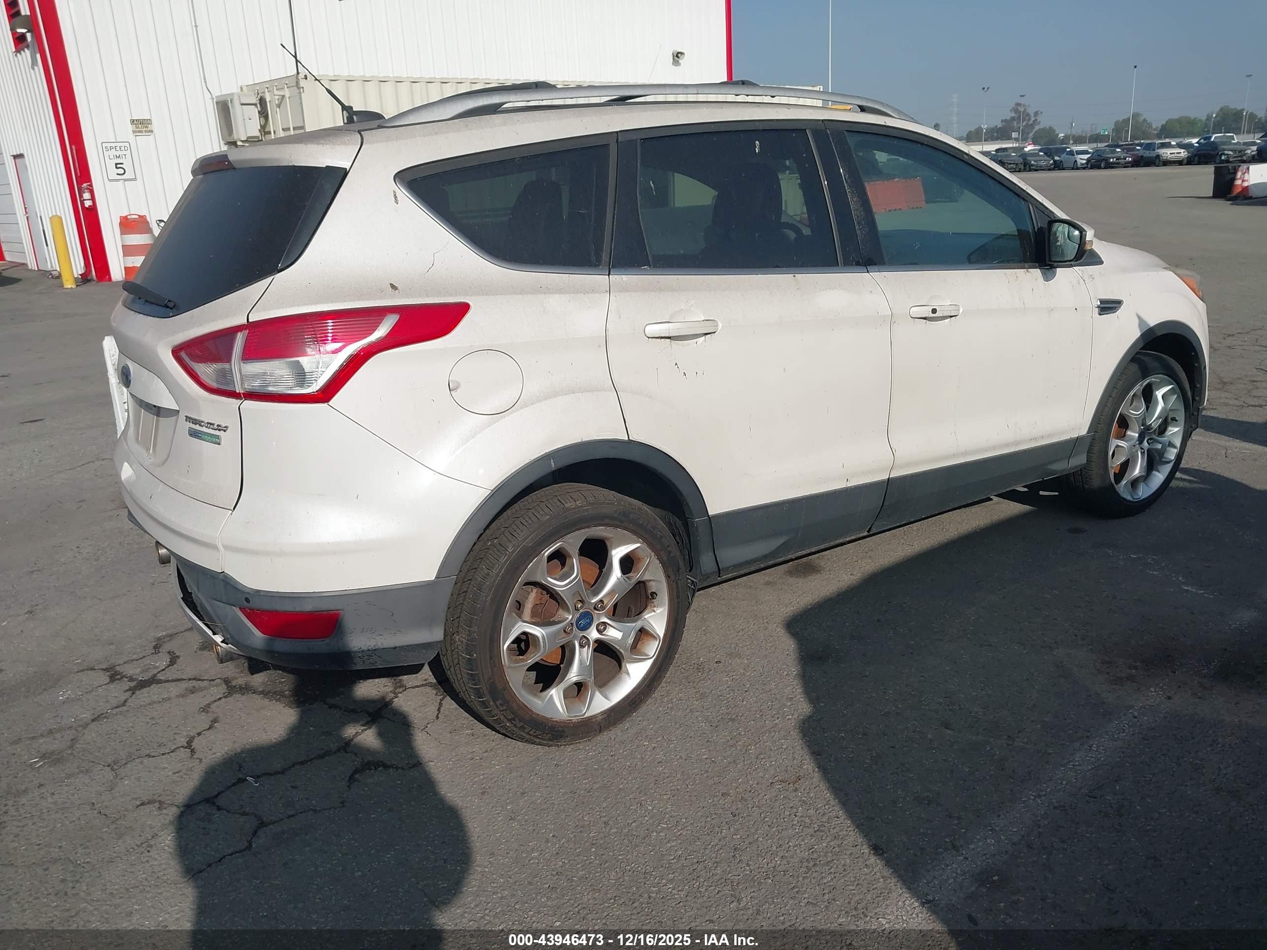 FORD ESCAPE image 4