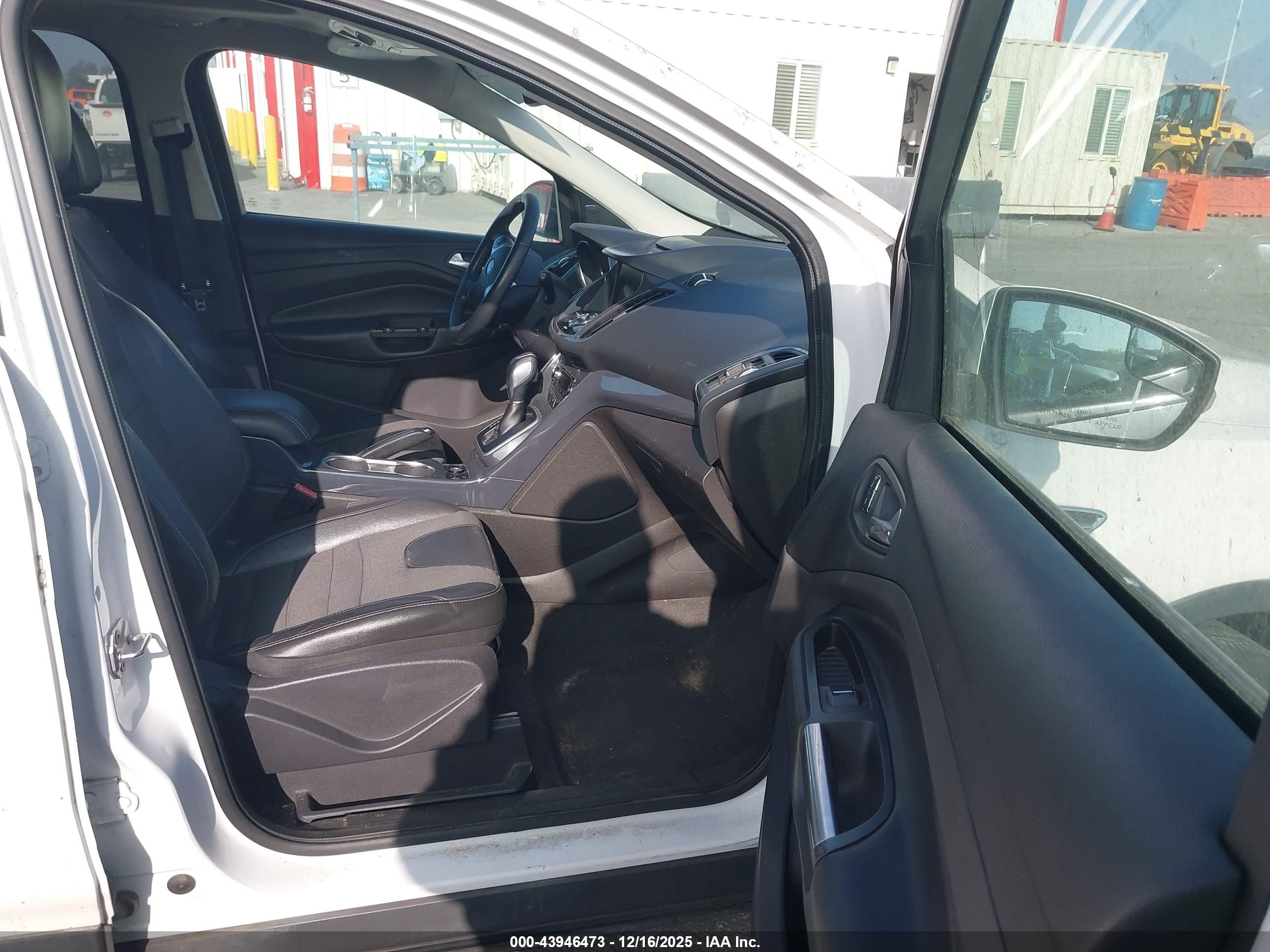 FORD ESCAPE image 5
