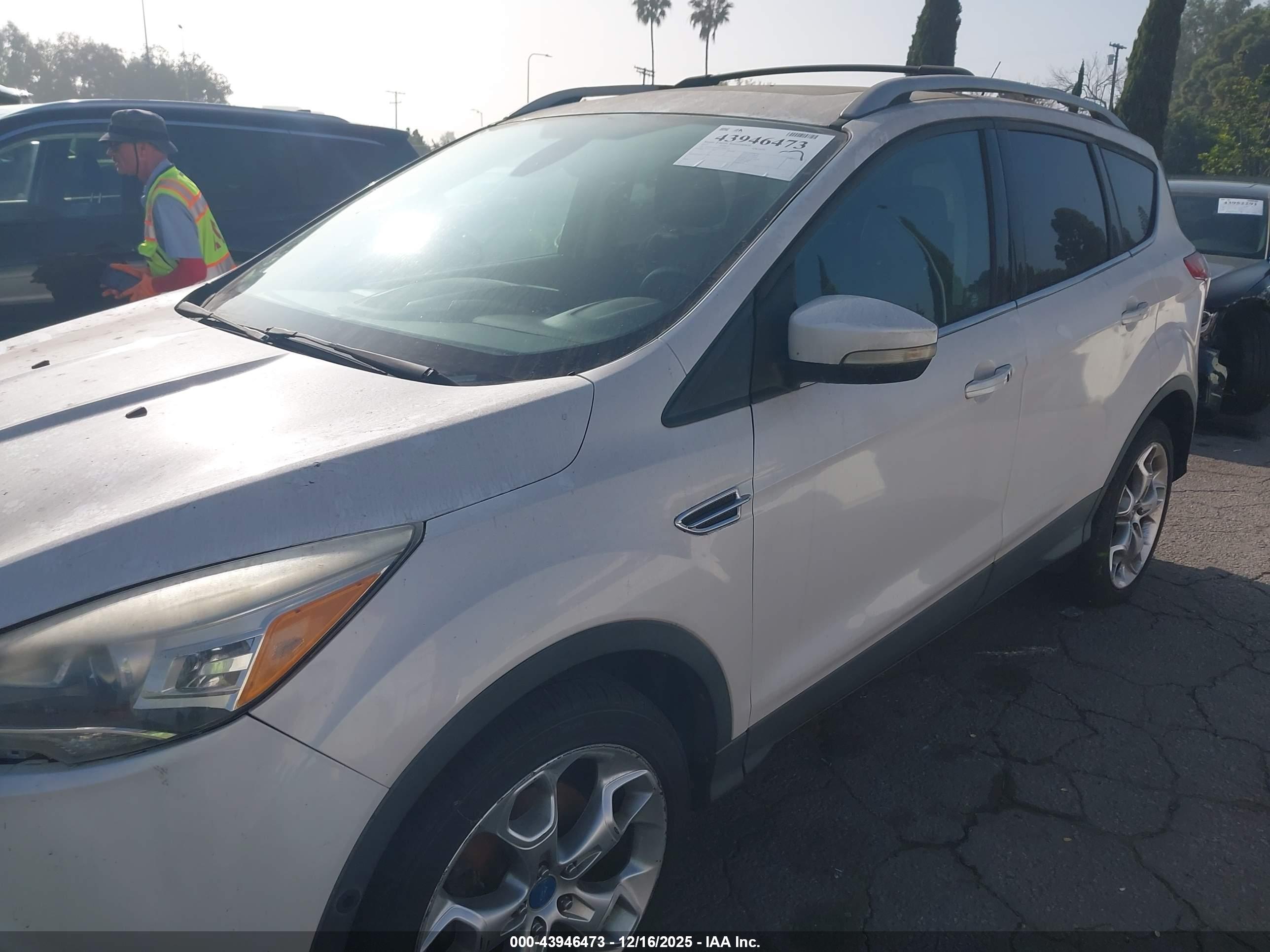 FORD ESCAPE image 6