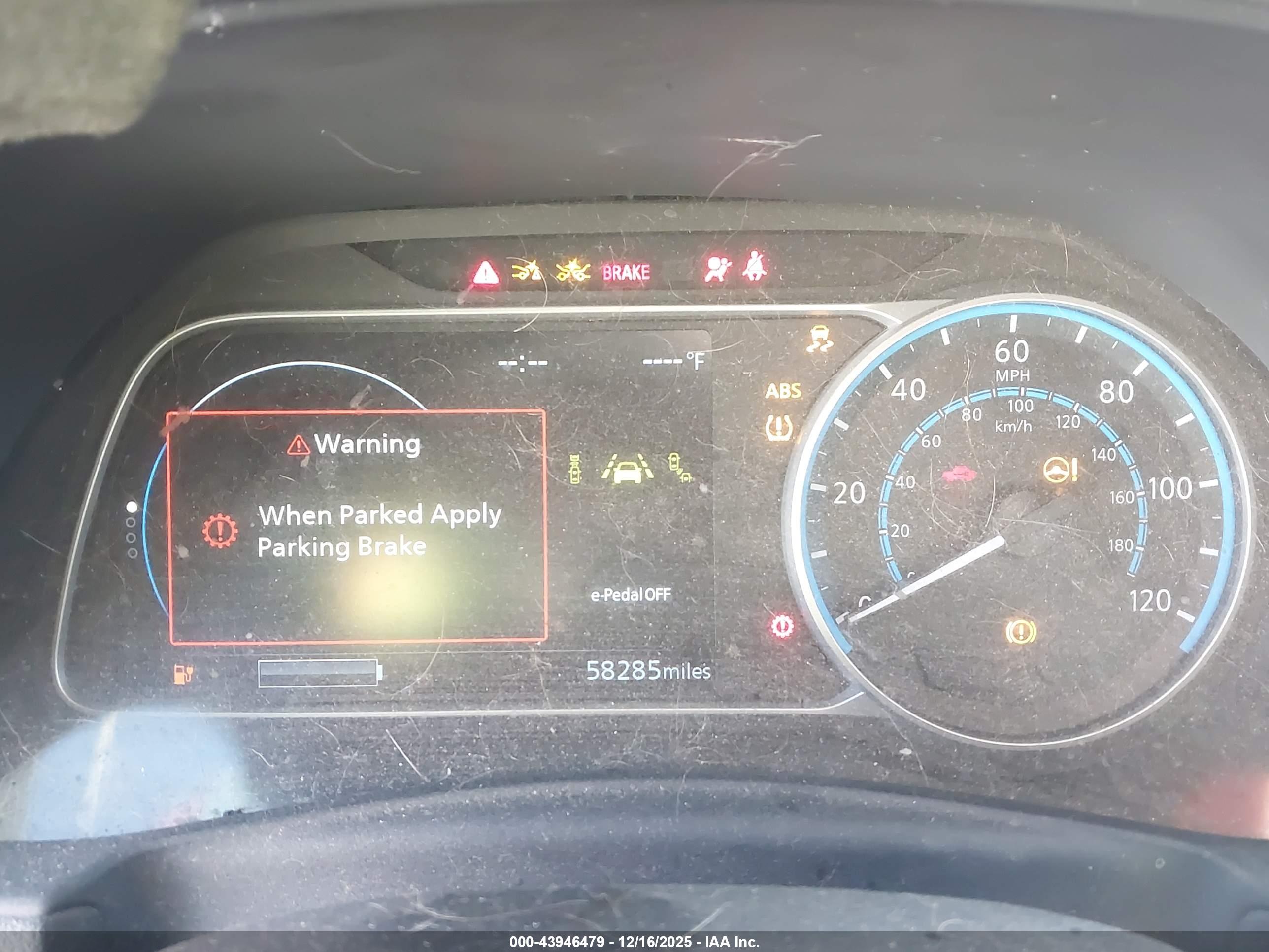 NISSAN LEAF image 7