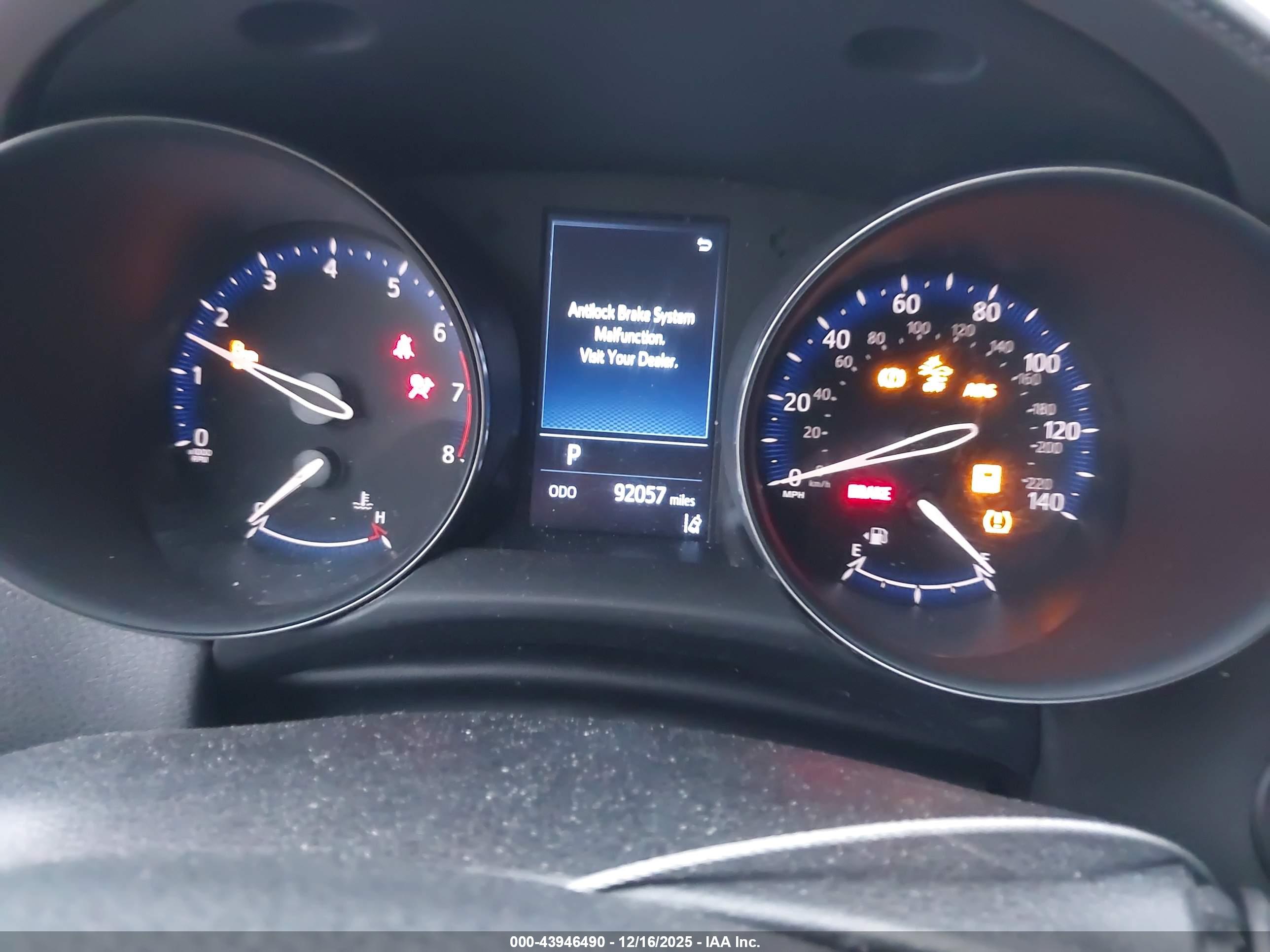 TOYOTA C-HR image 7