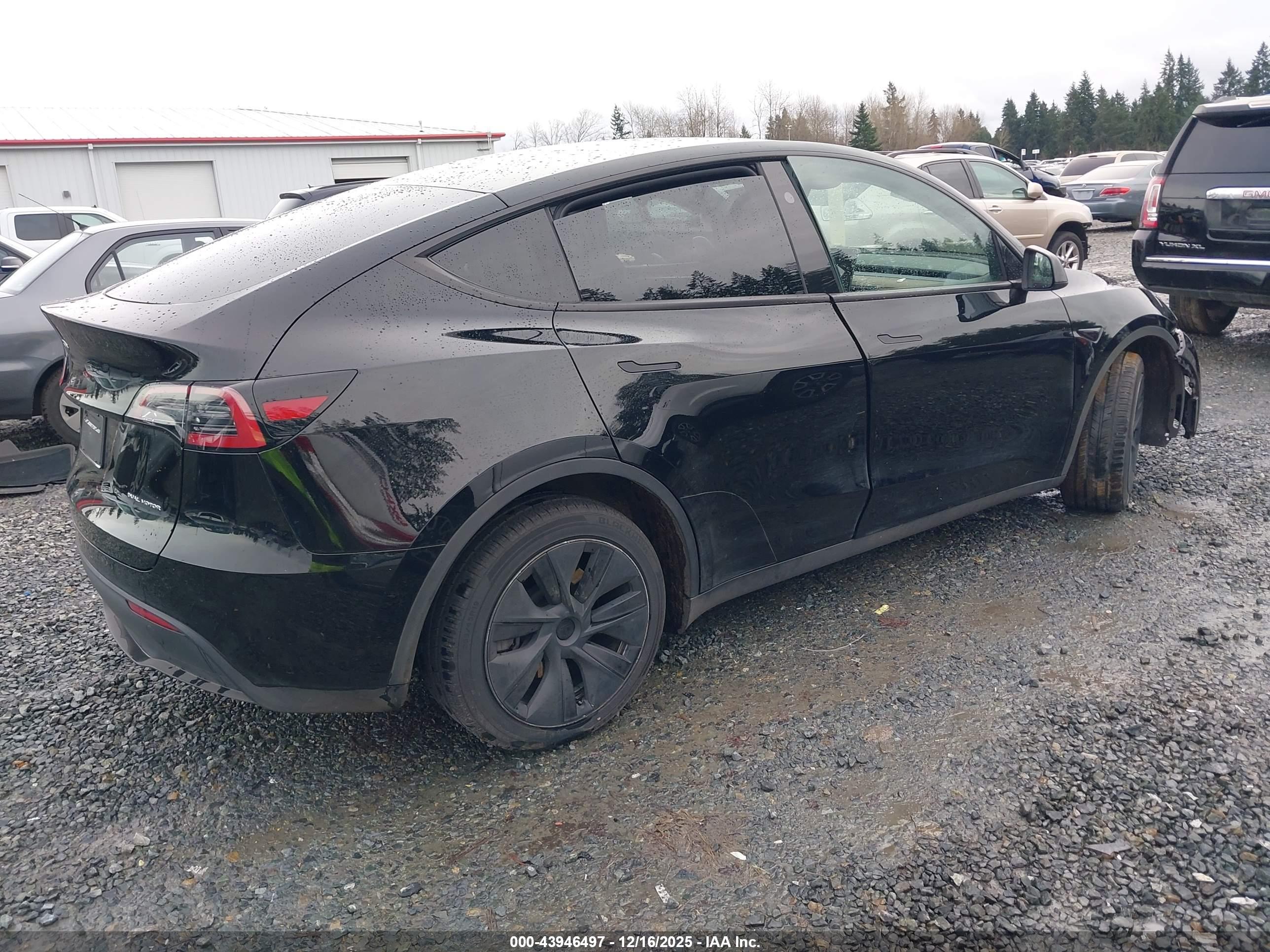 TESLA MODEL image 4
