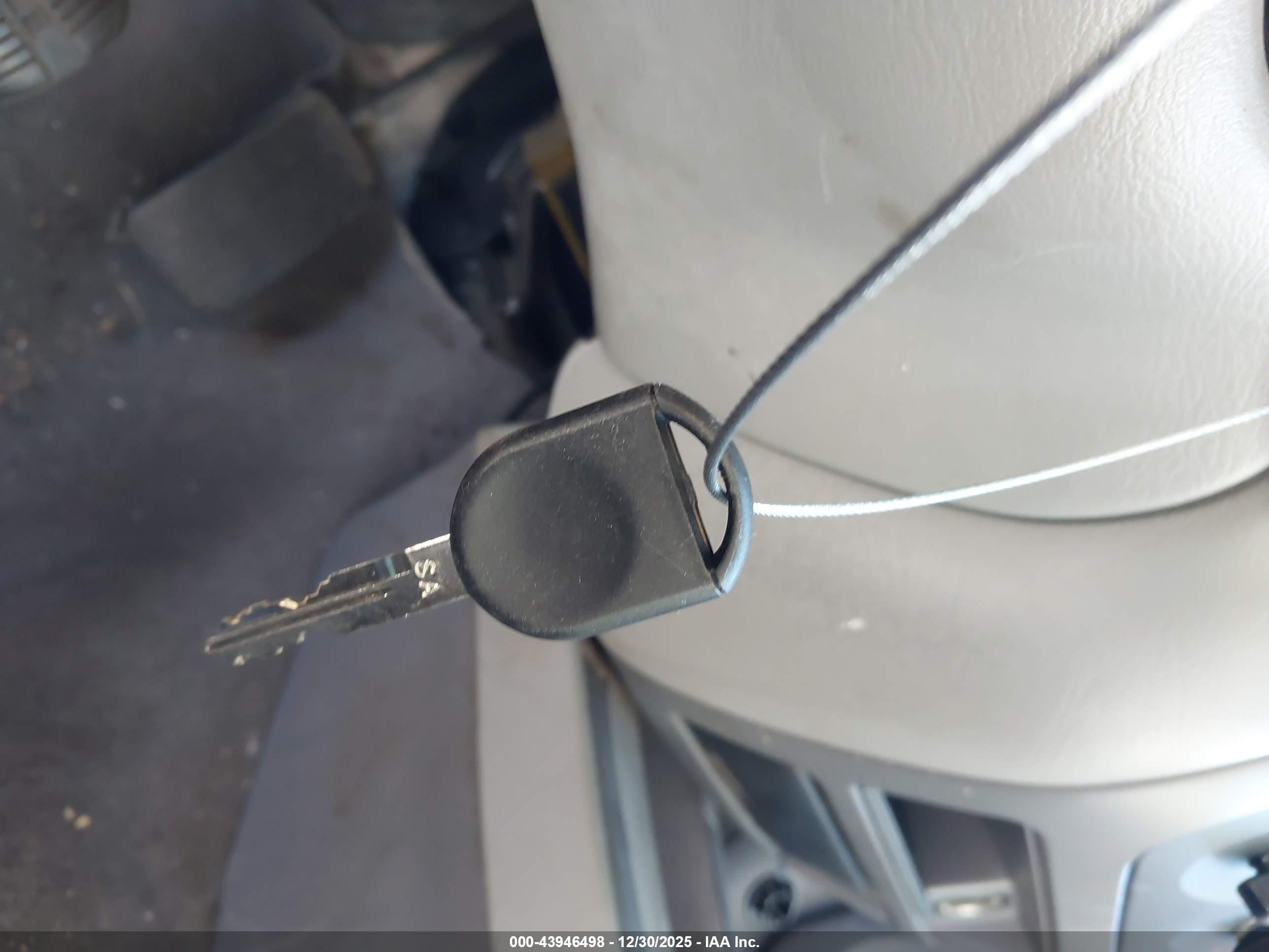 FORD TAURUS image 11