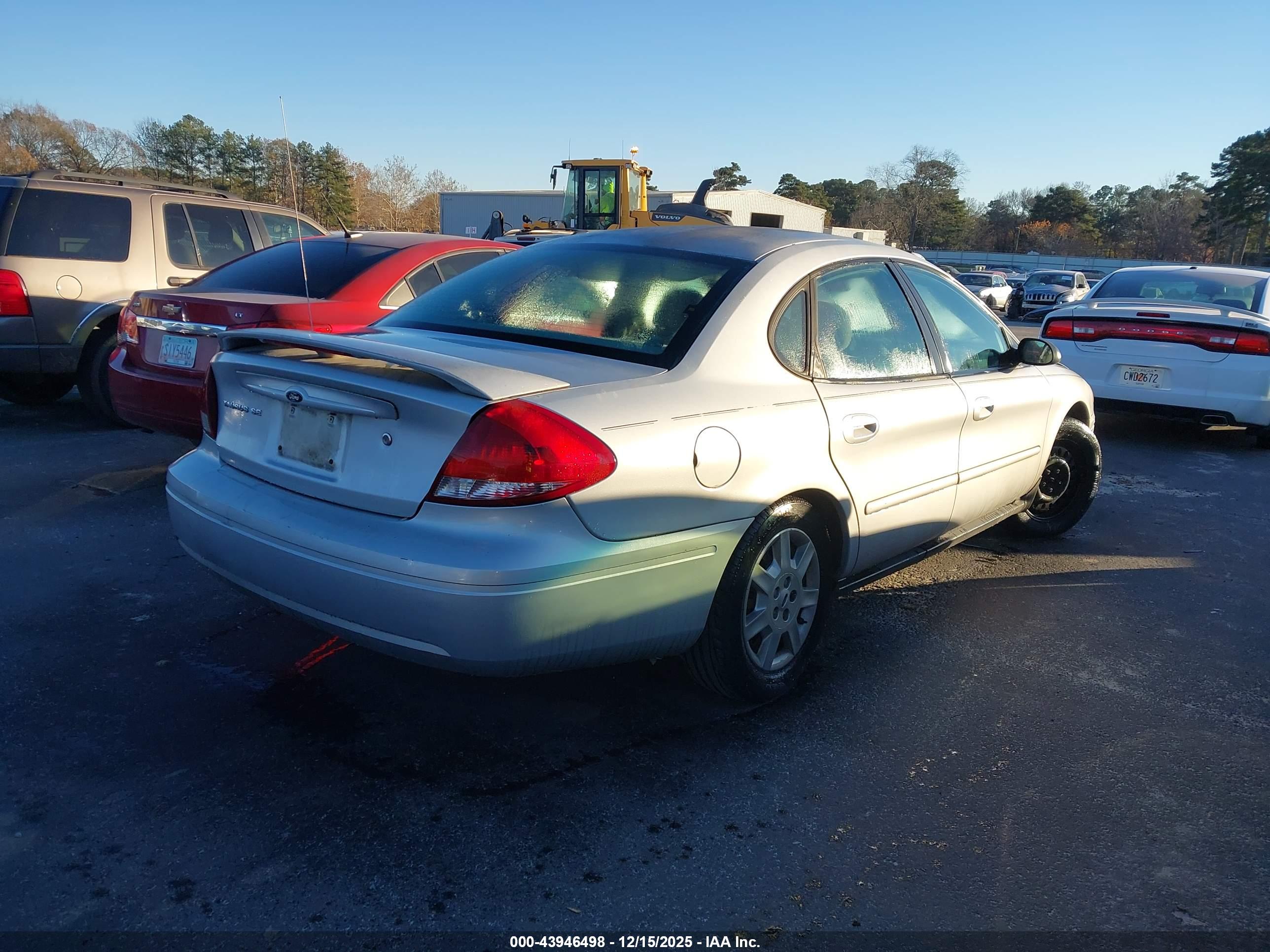 FORD TAURUS image 4