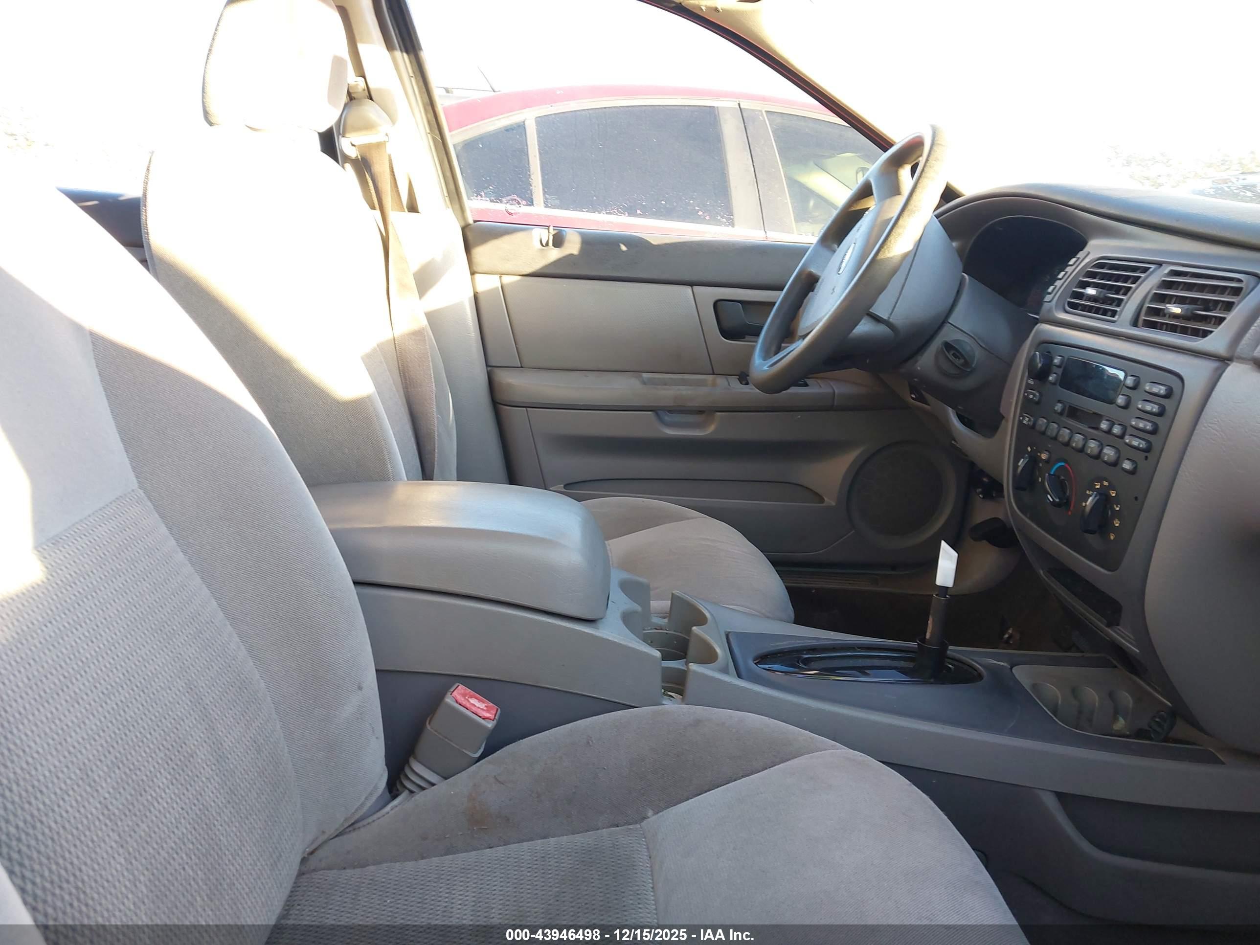 FORD TAURUS image 5