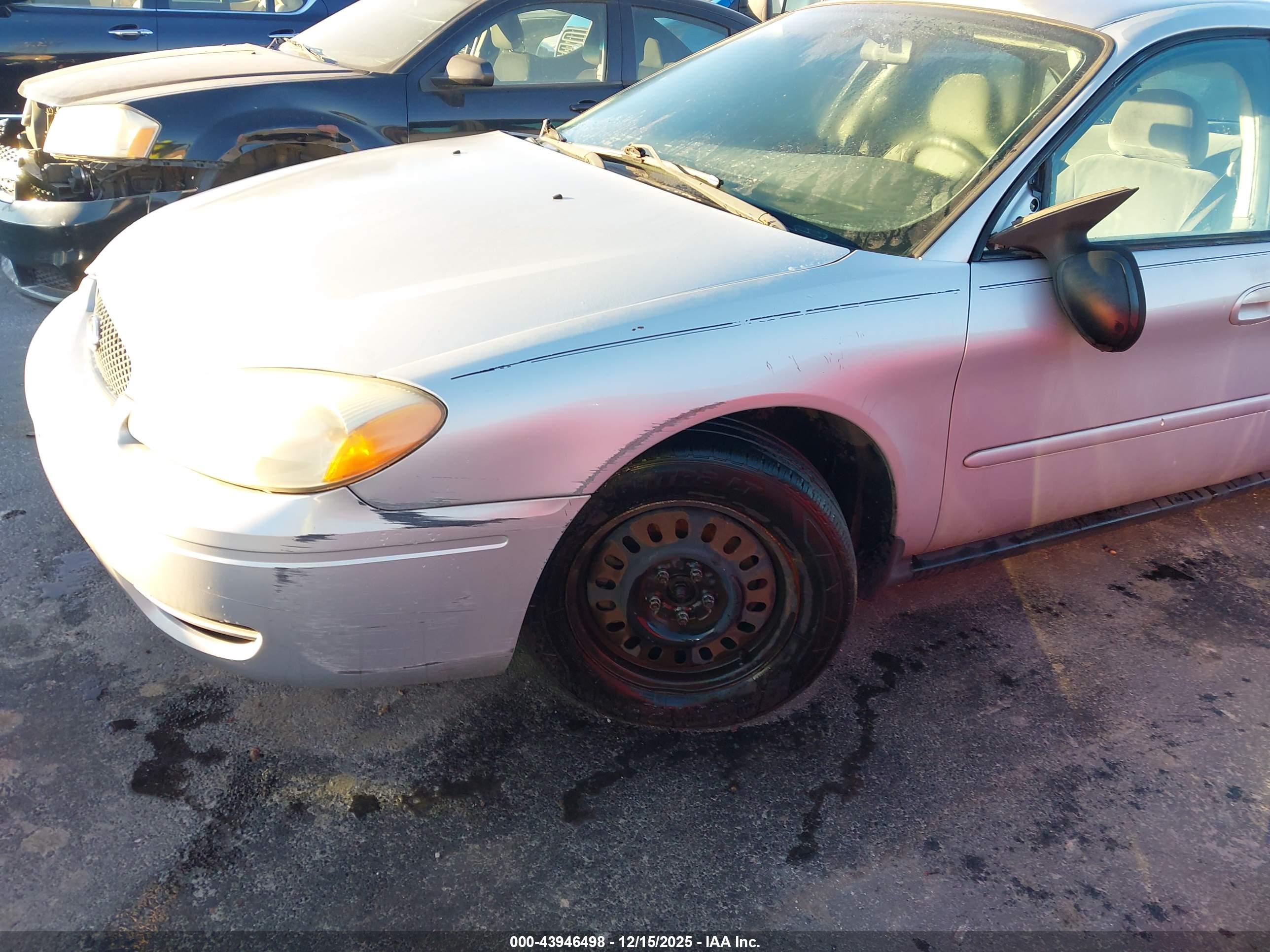 FORD TAURUS image 6