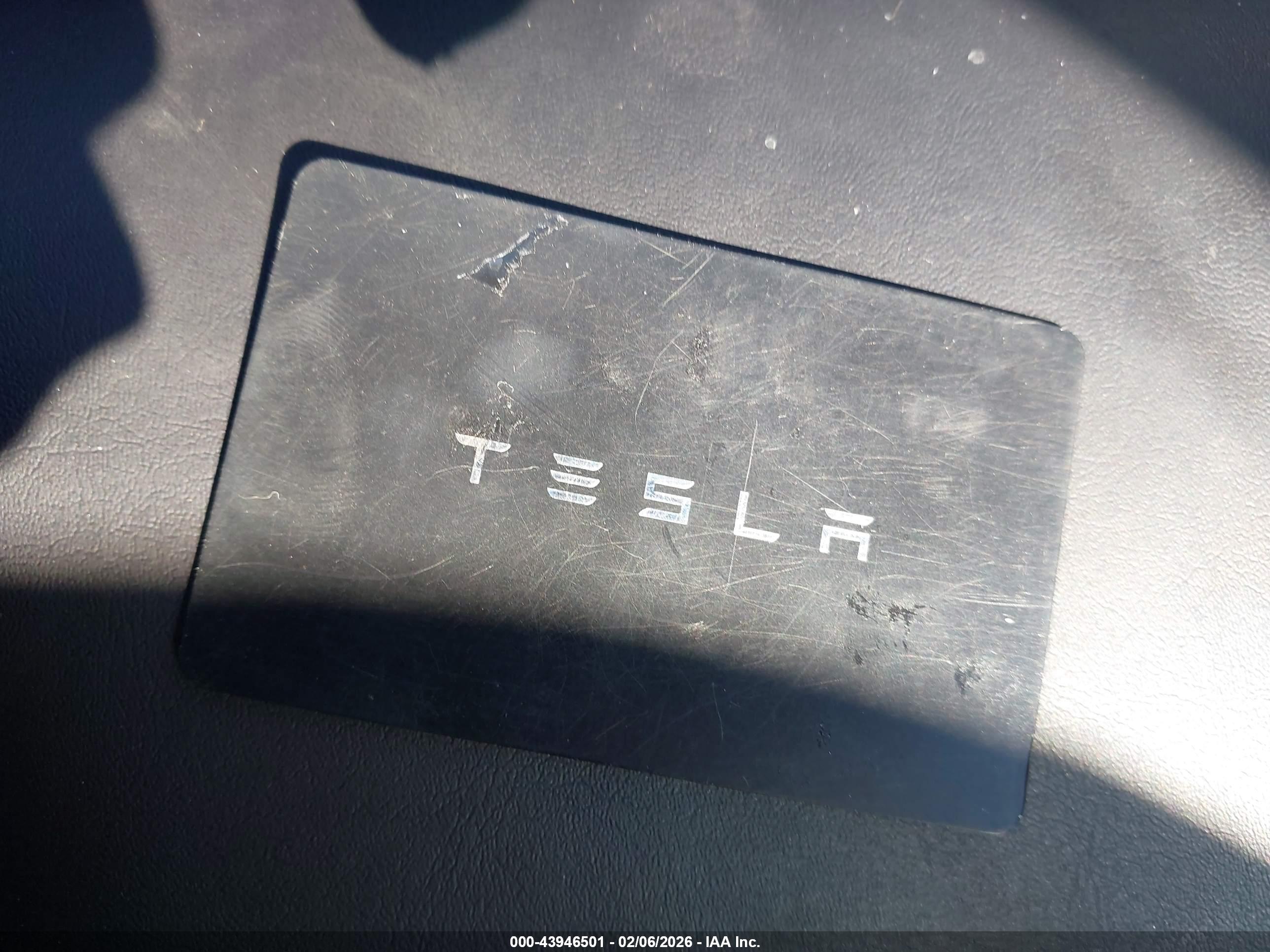 TESLA MODEL image 11