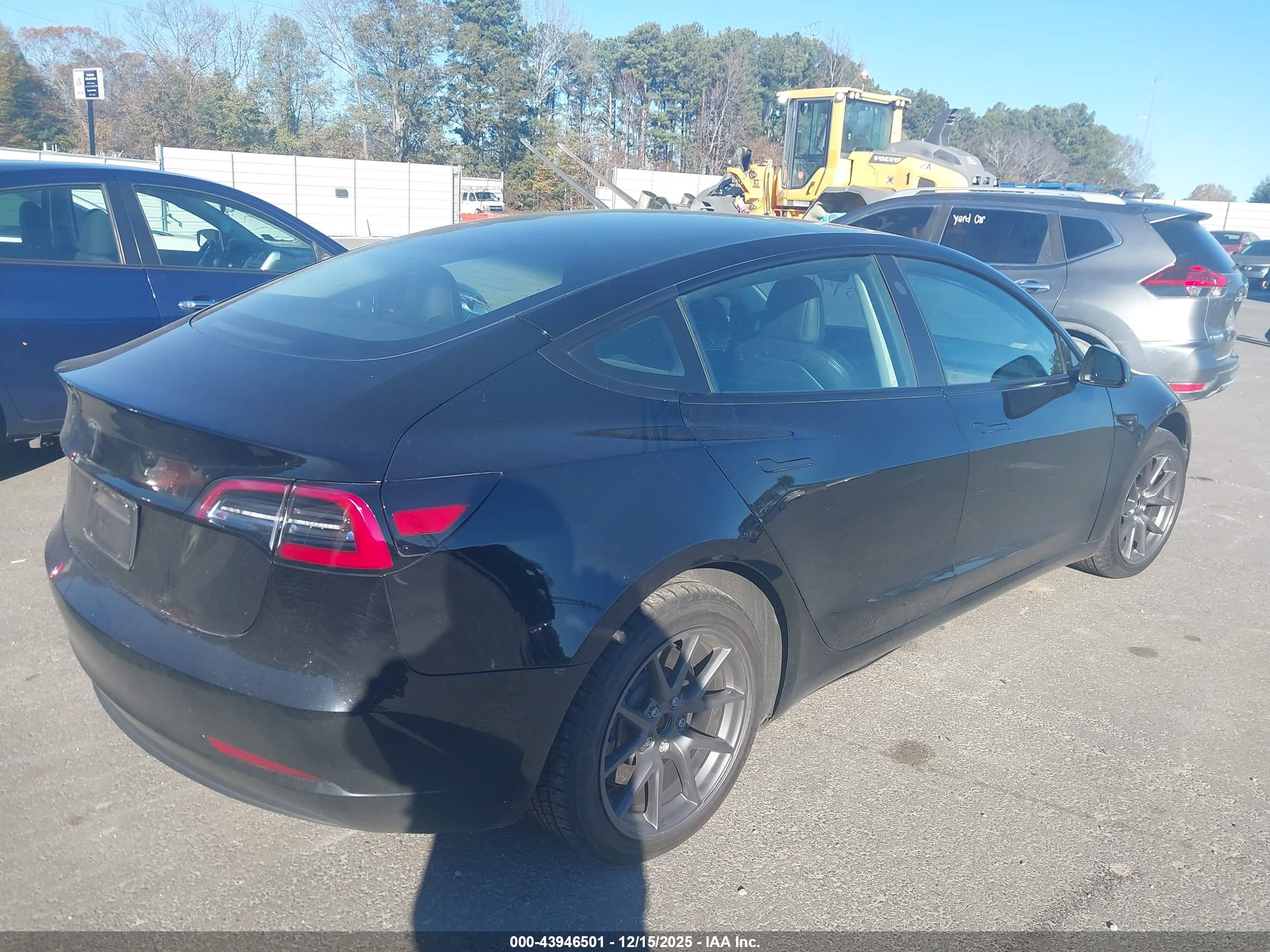 TESLA MODEL image 4