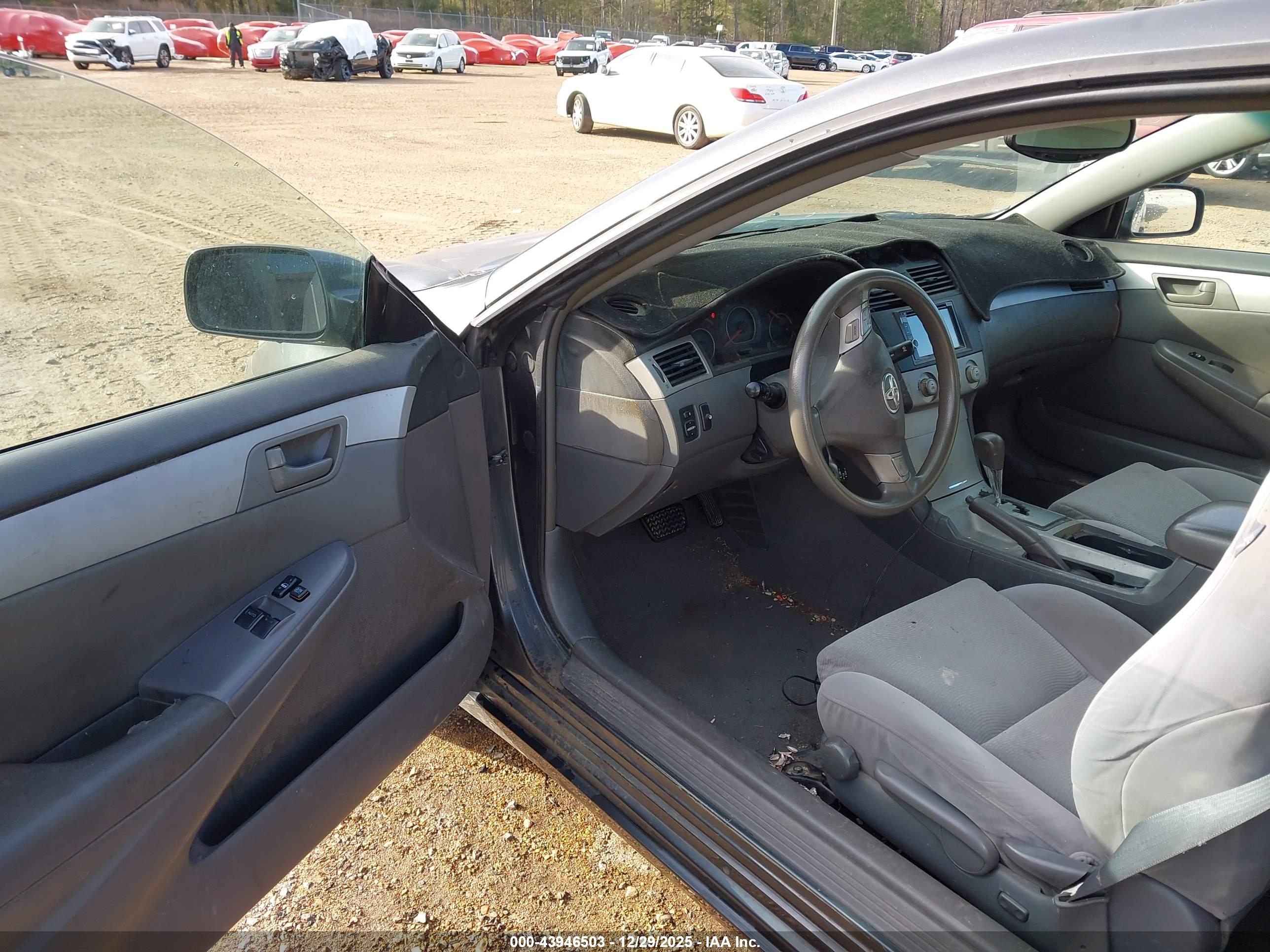 TOYOTA CAMRY image 5