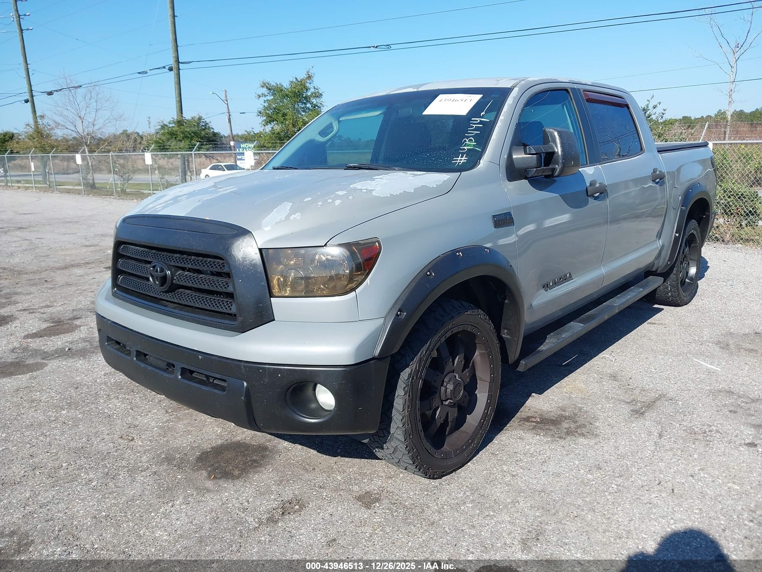 TOYOTA TUNDRA image 2