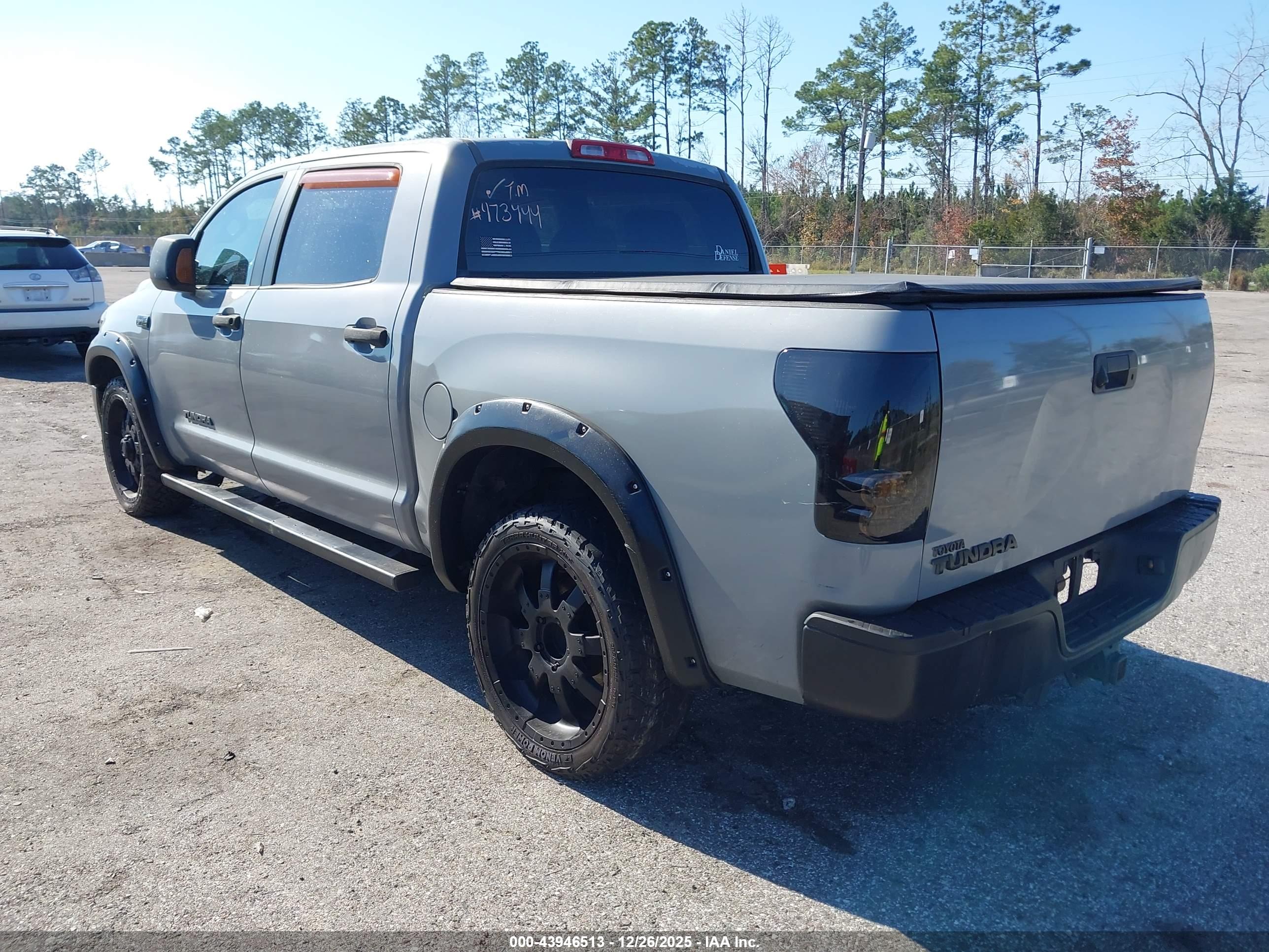 TOYOTA TUNDRA image 3