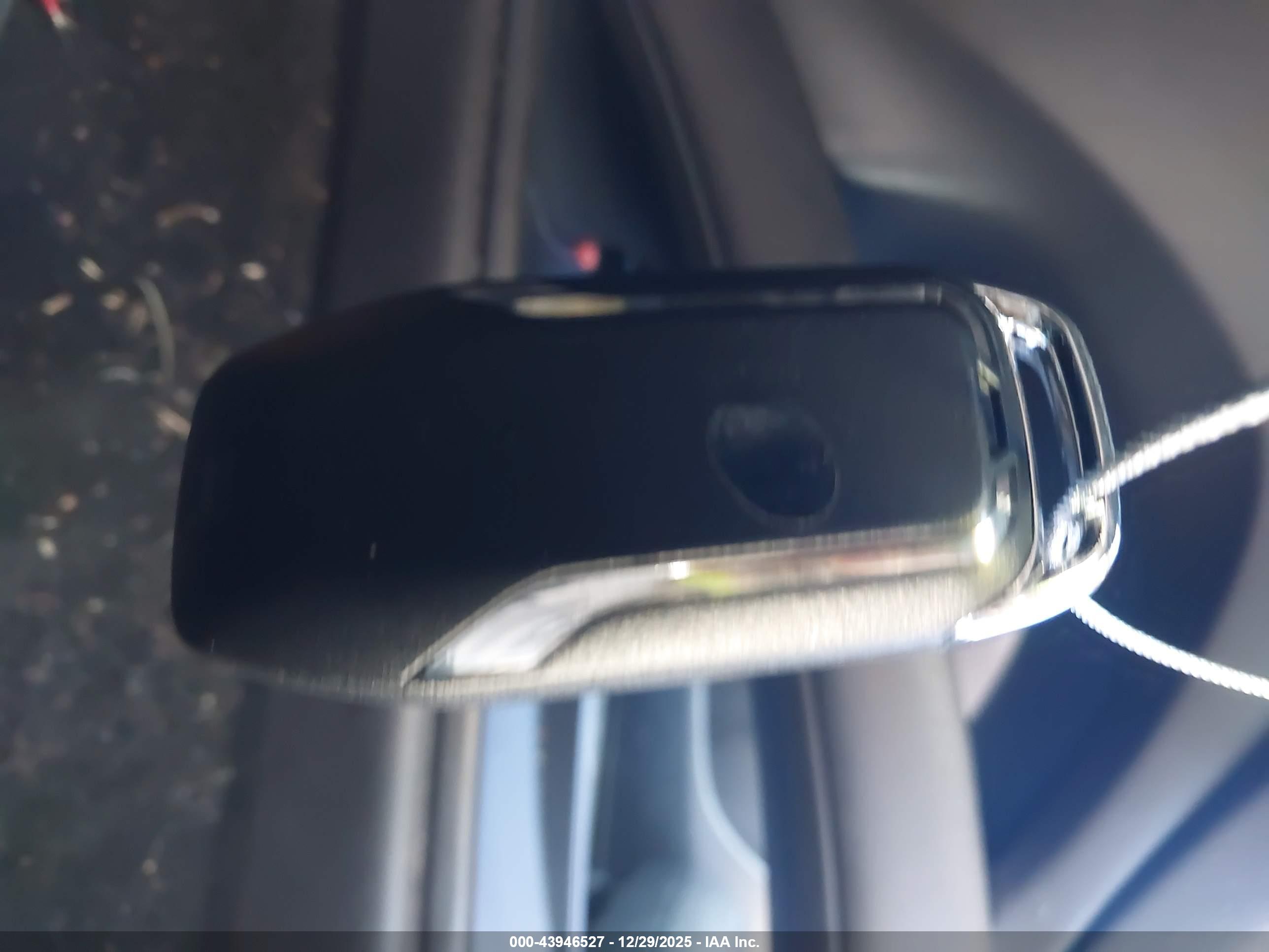 LINCOLN MKZ image 11