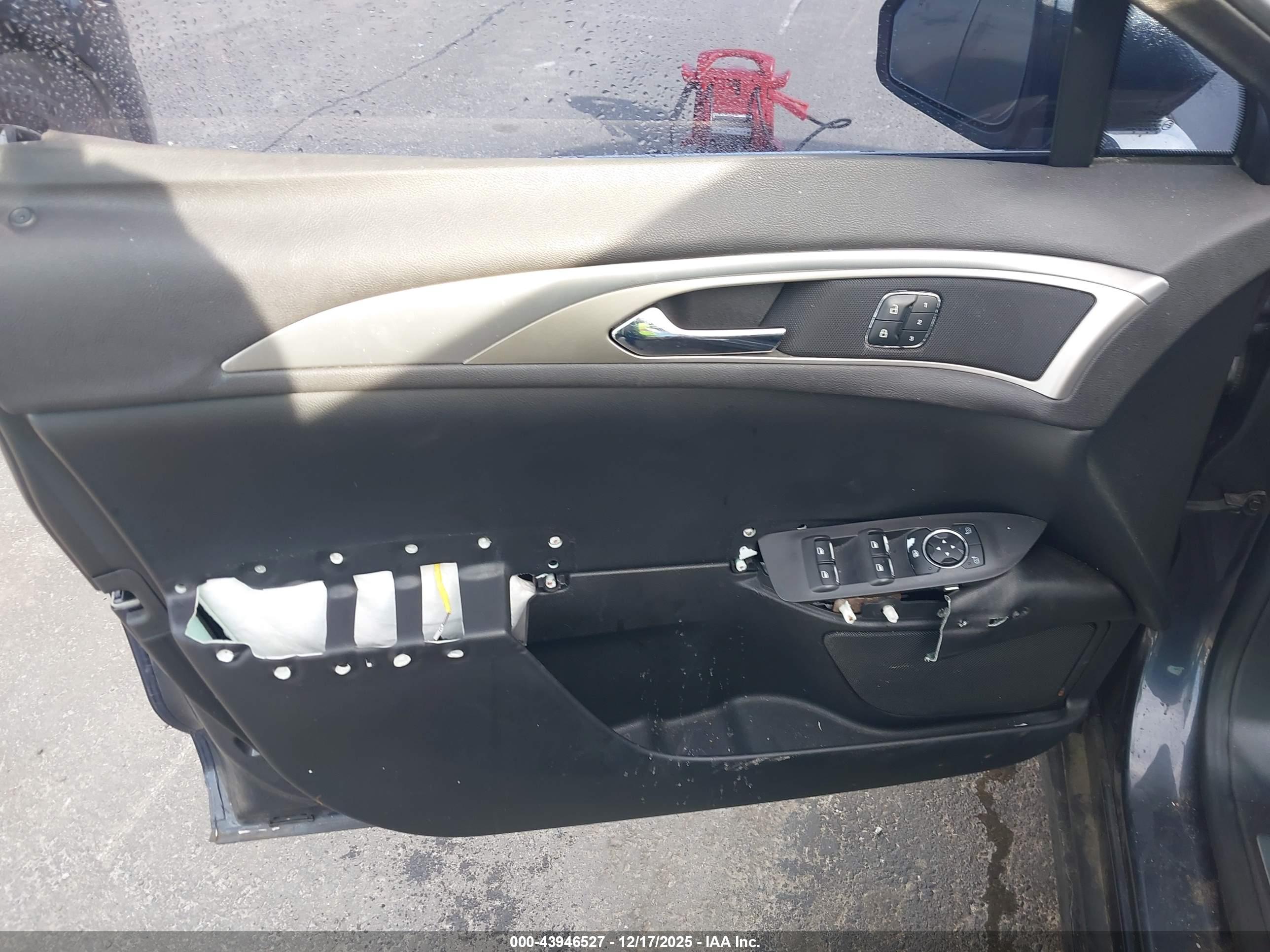 LINCOLN MKZ image 6