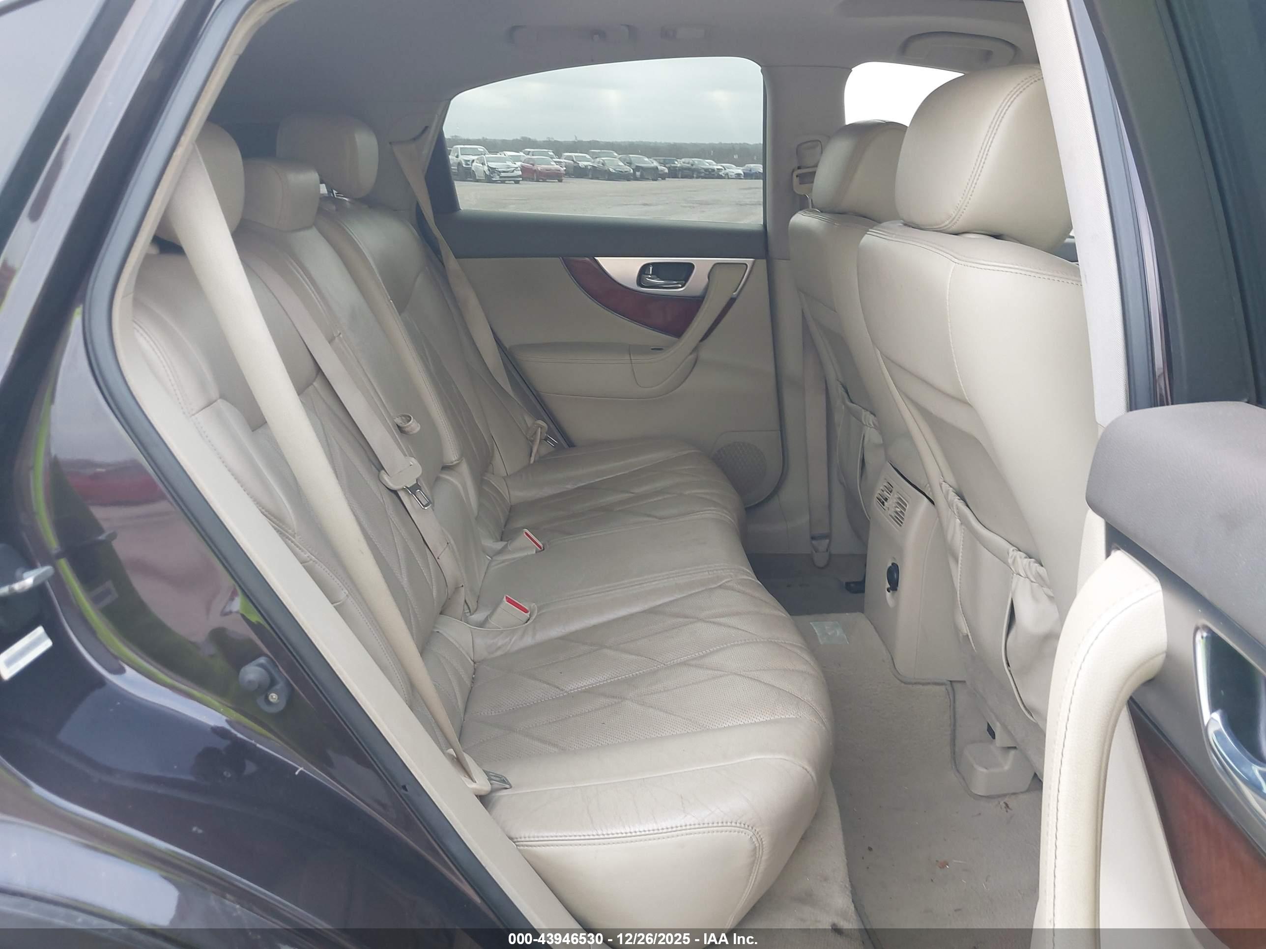 INFINITI FX35 image 8