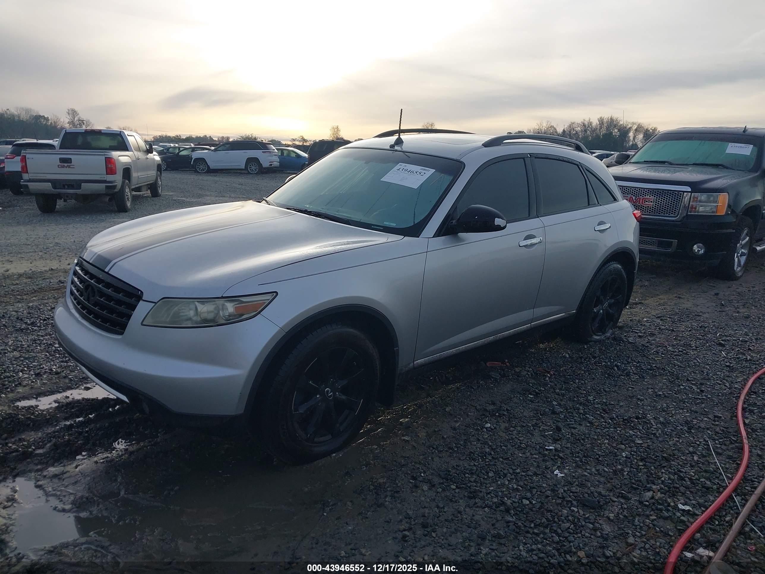 INFINITI FX35 image 2