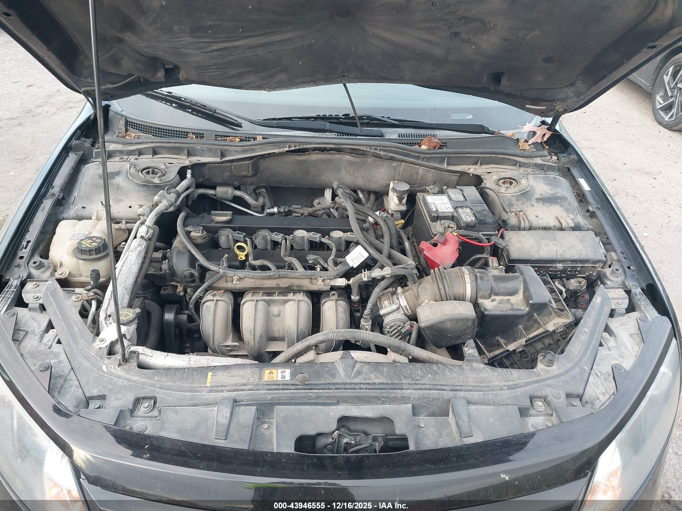 FORD FUSION image 10