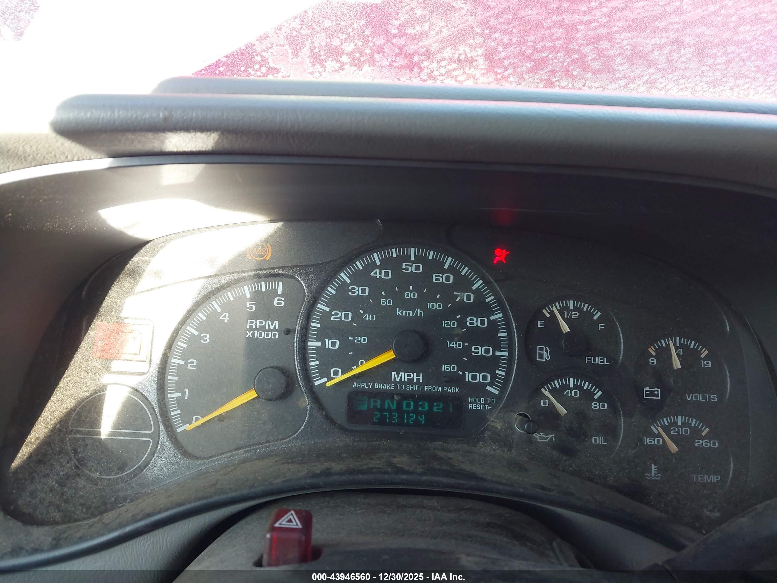 CHEVROLET SUBURBAN image 7