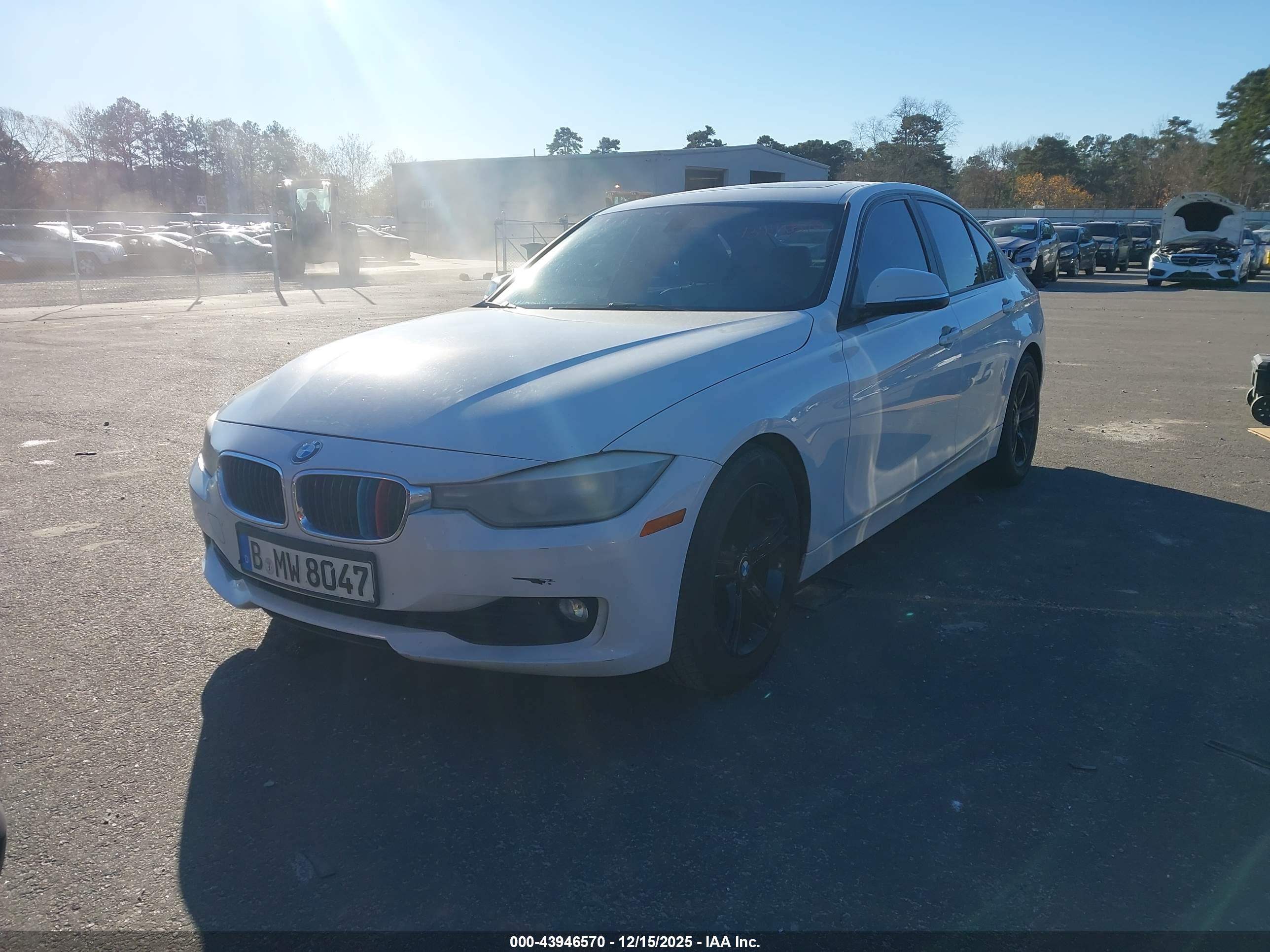 BMW 328I image 2