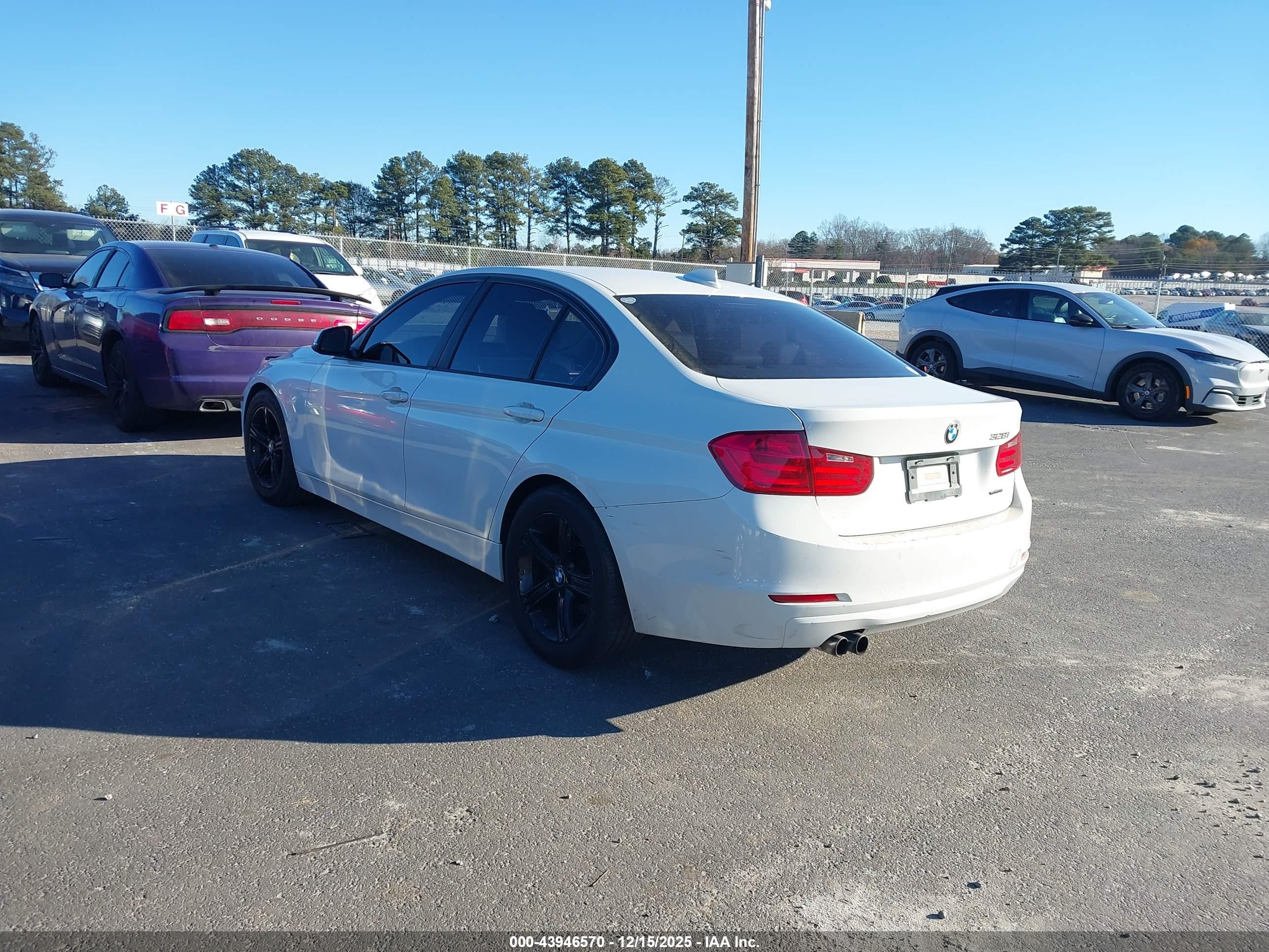 BMW 328I image 3