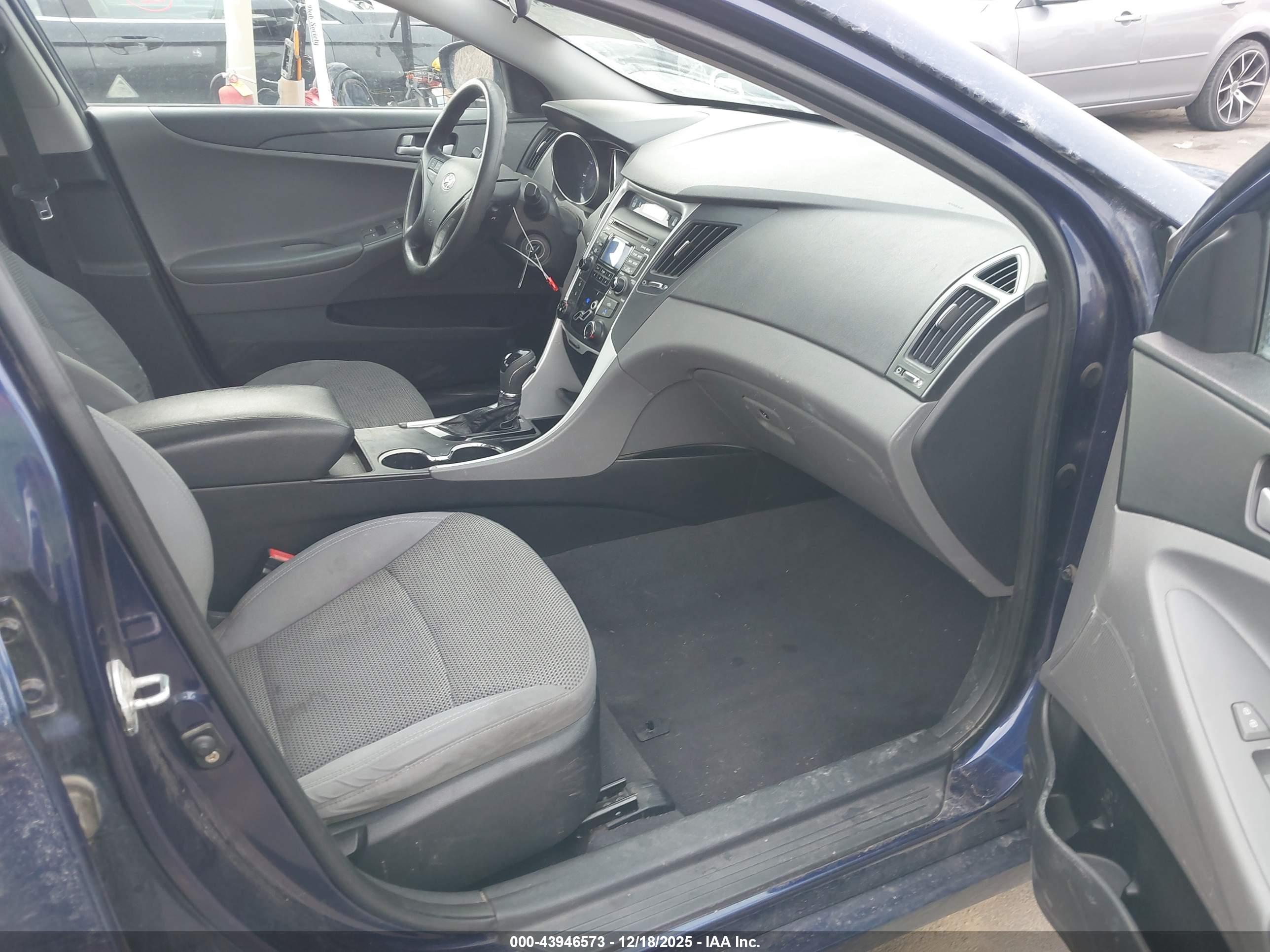 HYUNDAI SONATA image 5