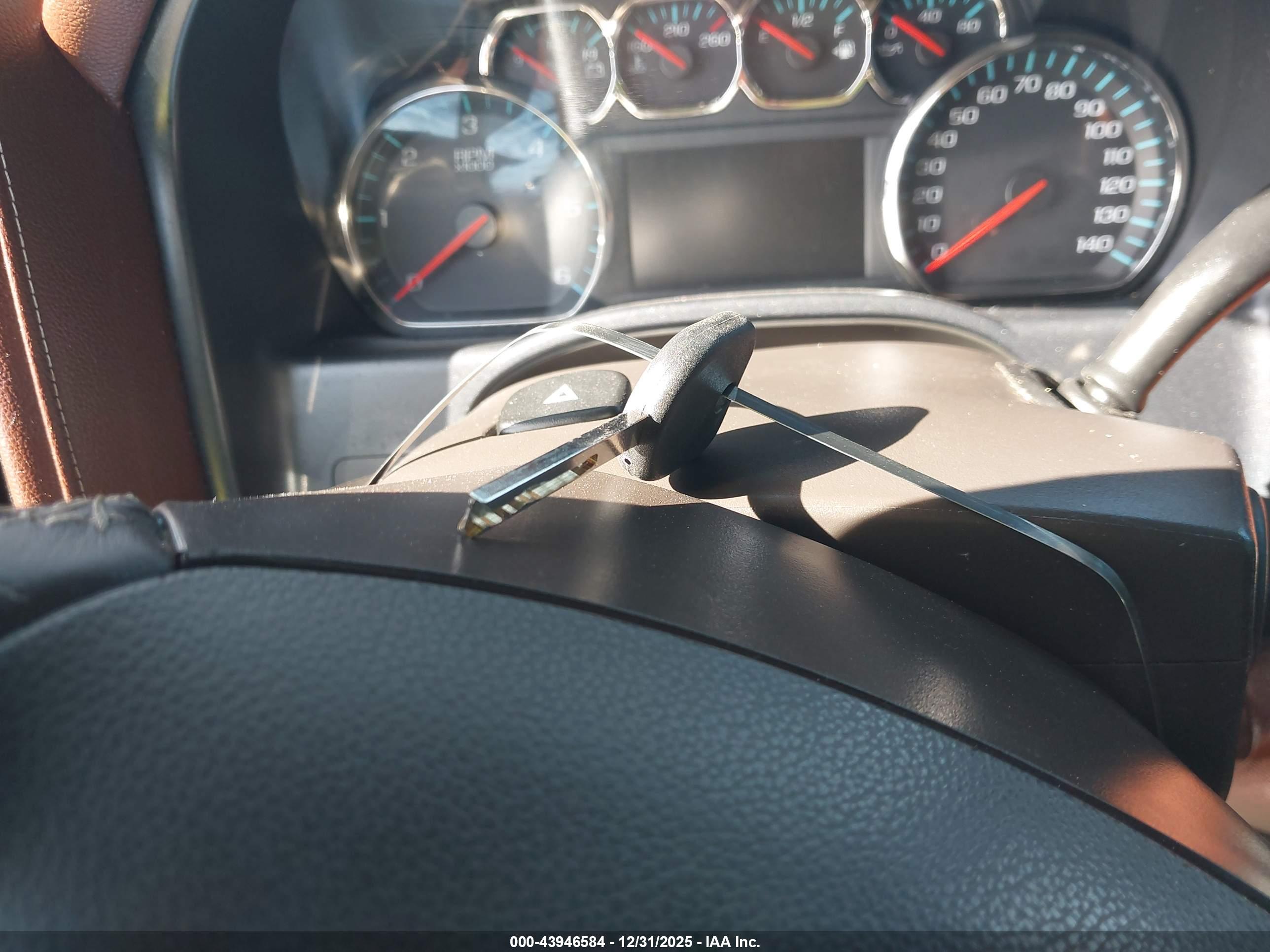 CHEVROLET SILVERADO image 11