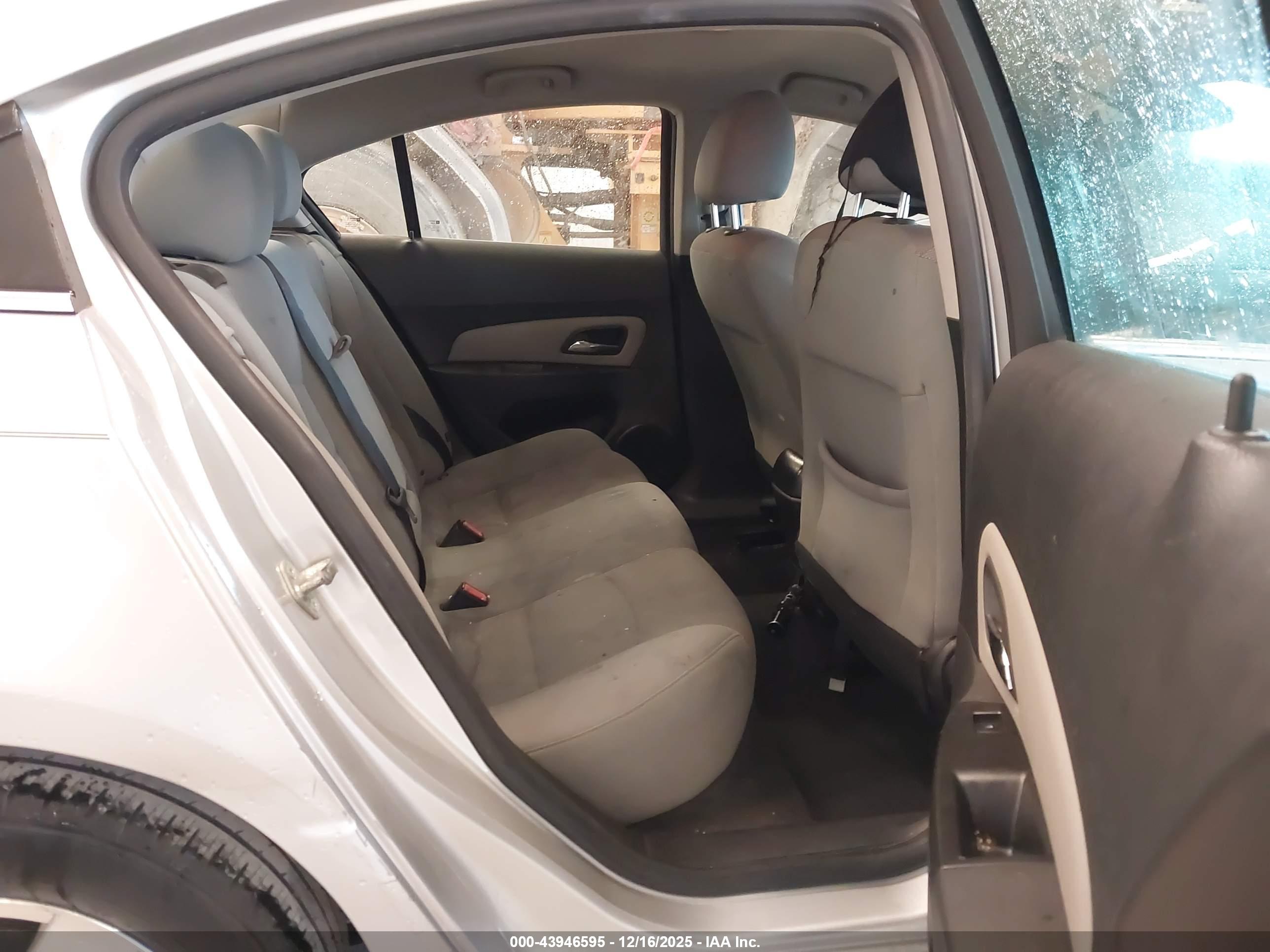 CHEVROLET CRUZE image 8