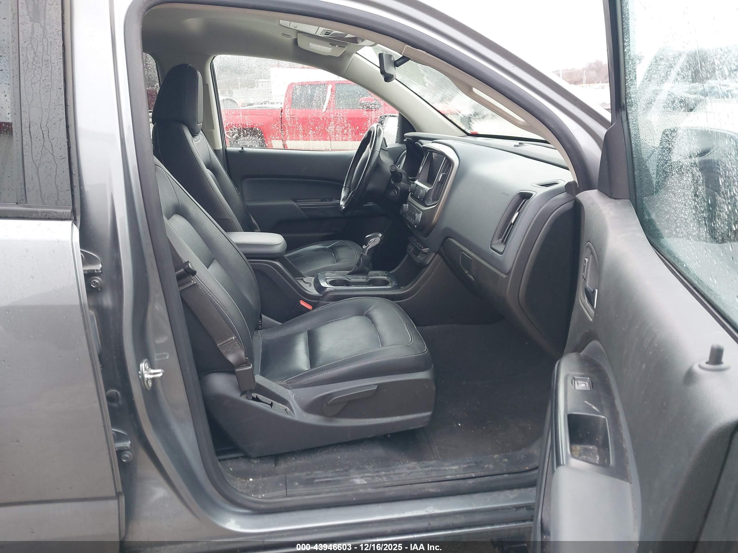 CHEVROLET COLORADO image 5