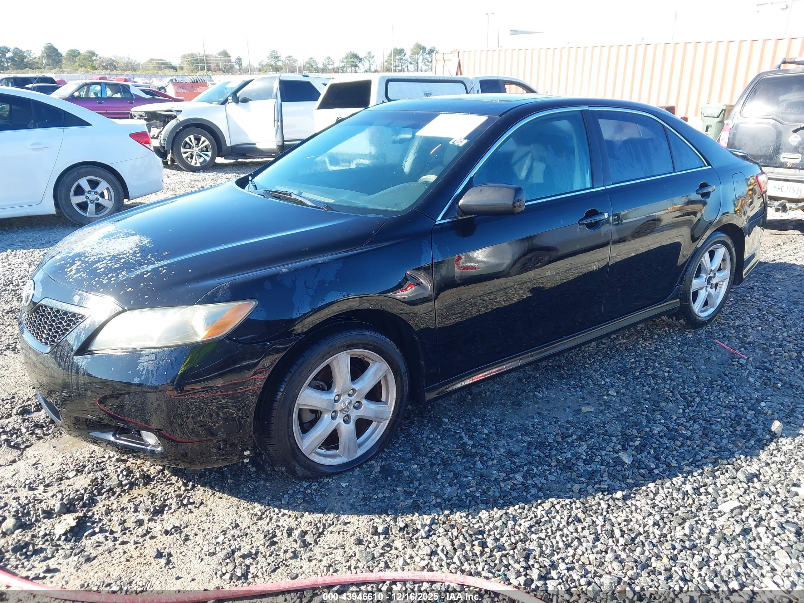 TOYOTA CAMRY image 2