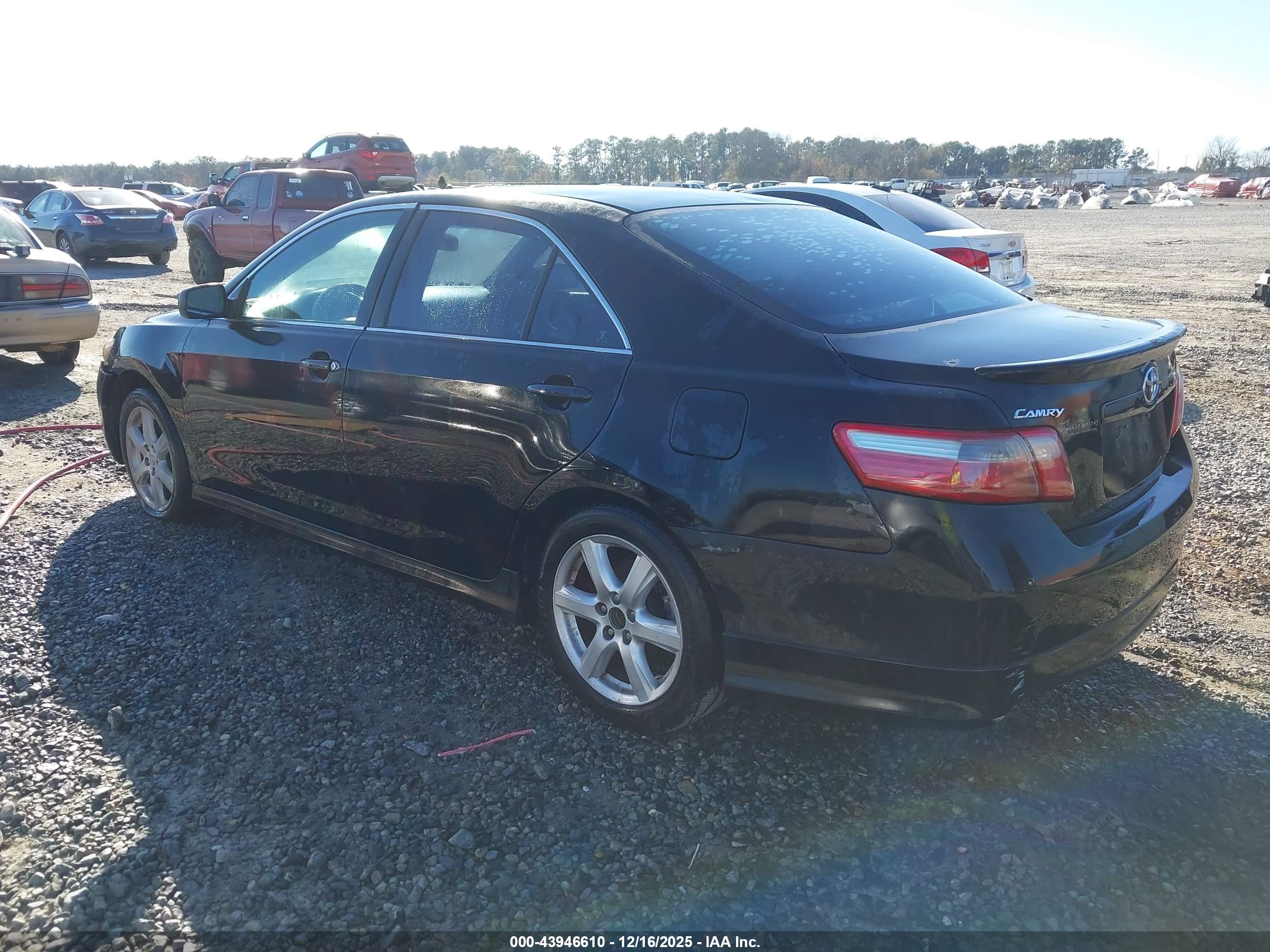 TOYOTA CAMRY image 3
