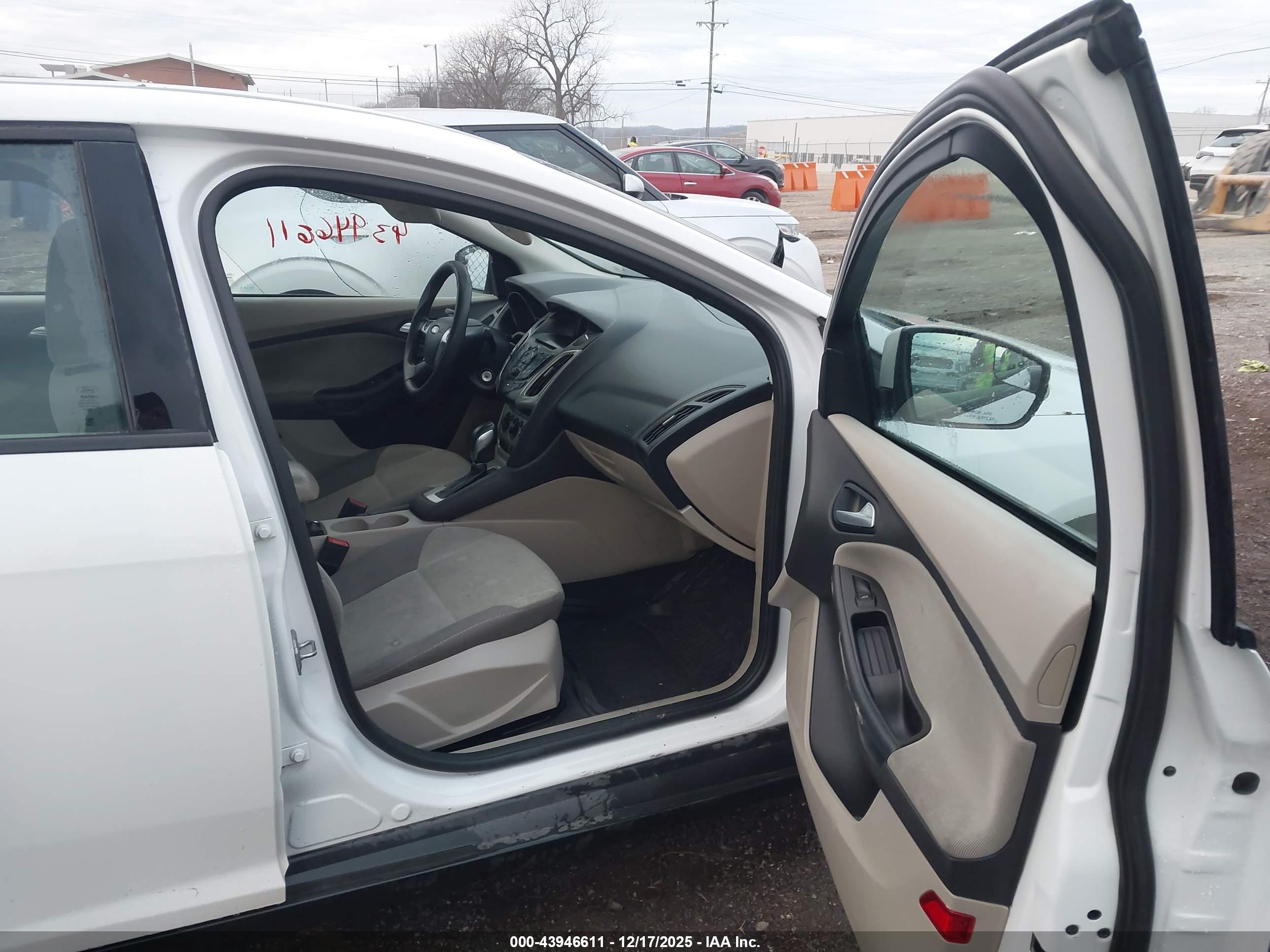 FORD FOCUS image 5