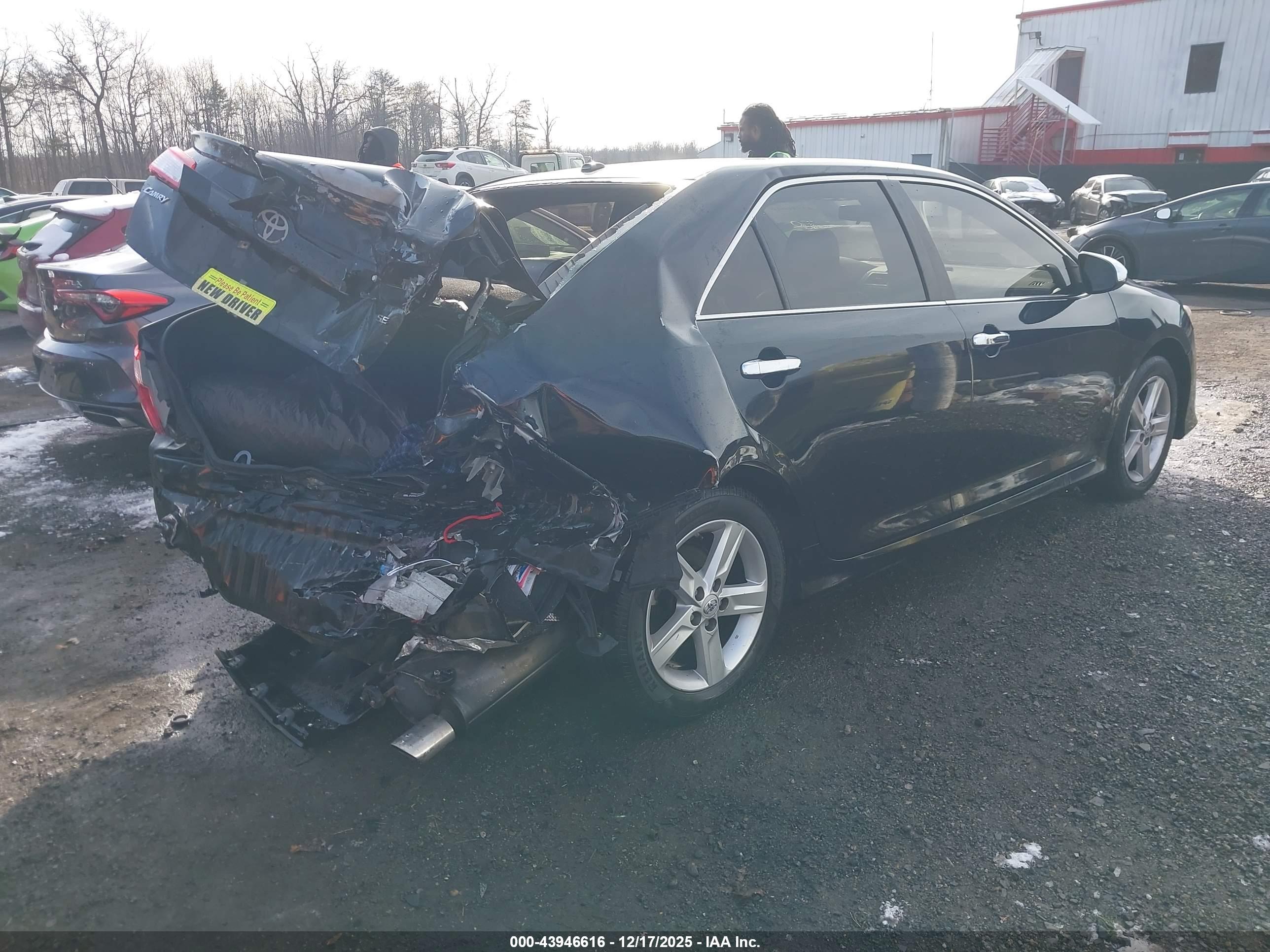 TOYOTA CAMRY image 4