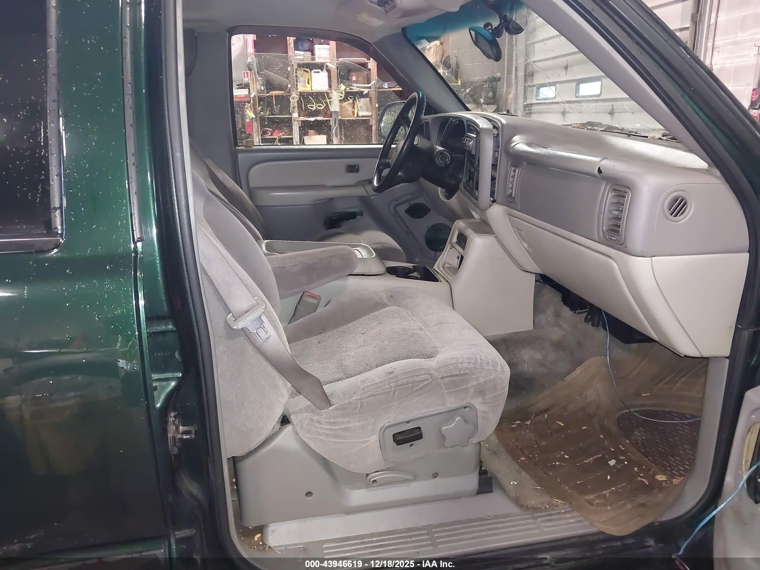 CHEVROLET TAHOE image 5