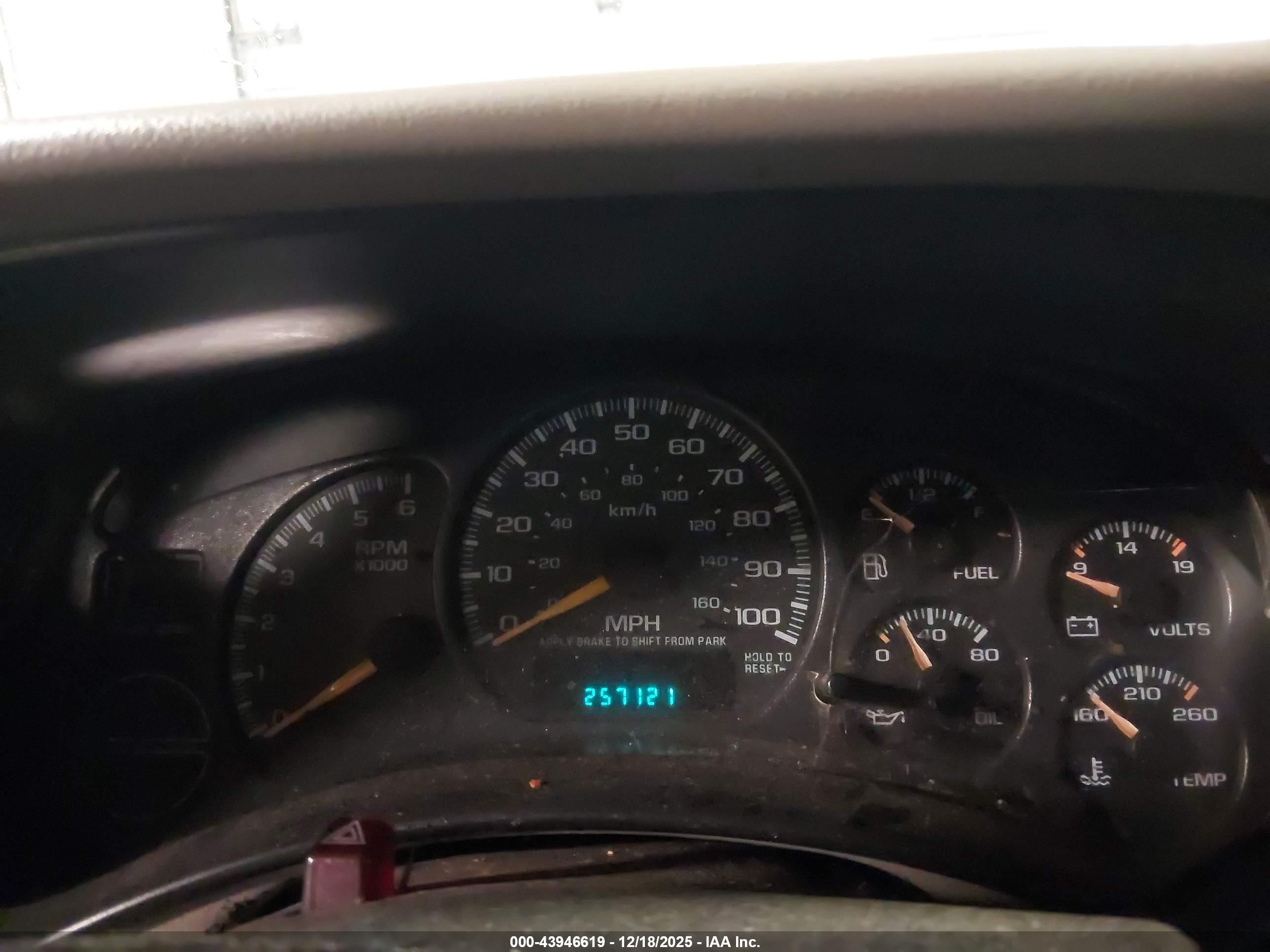 CHEVROLET TAHOE image 7