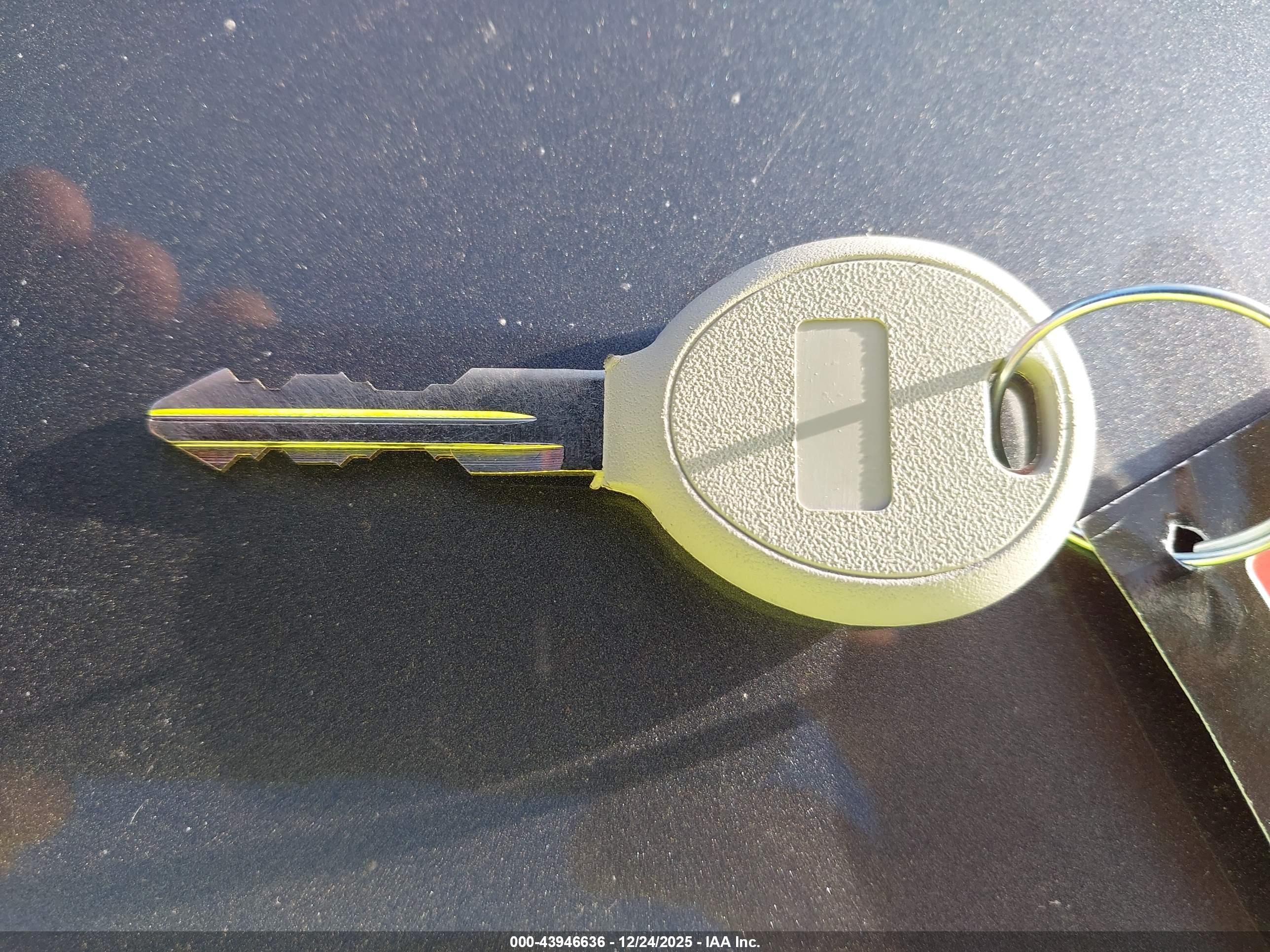 CHRYSLER 200 image 11
