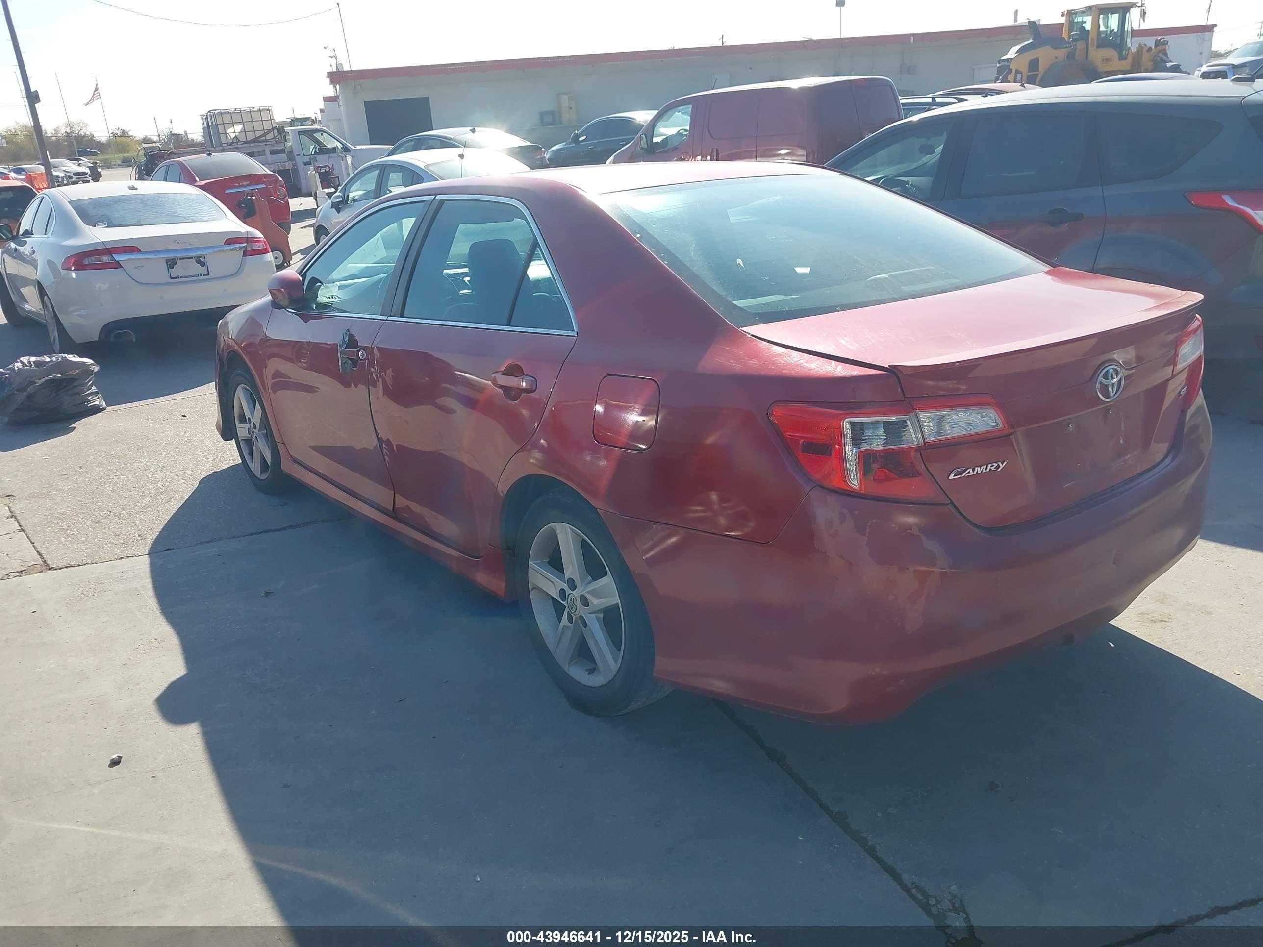 TOYOTA CAMRY image 3