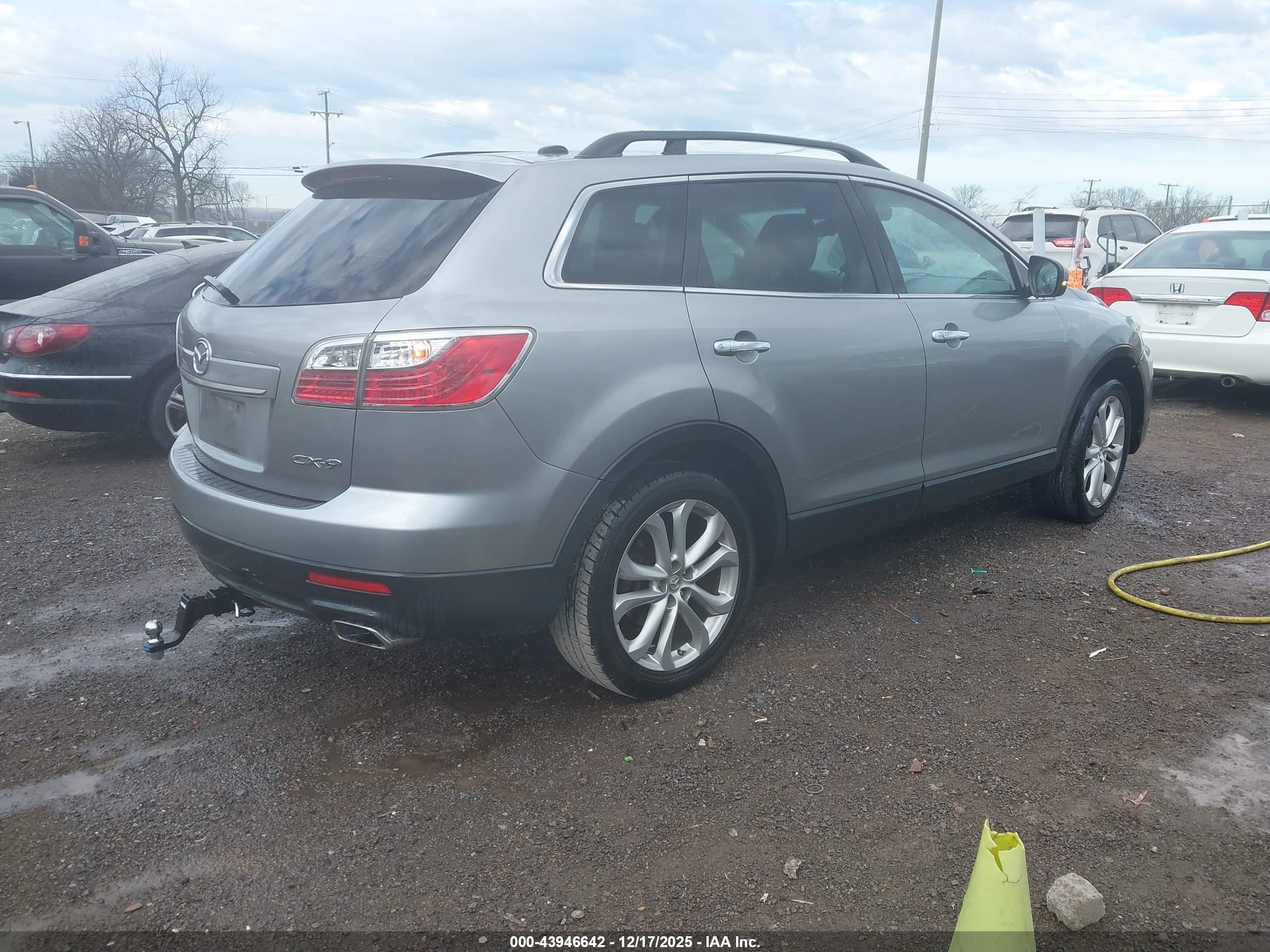 MAZDA CX-9 image 4