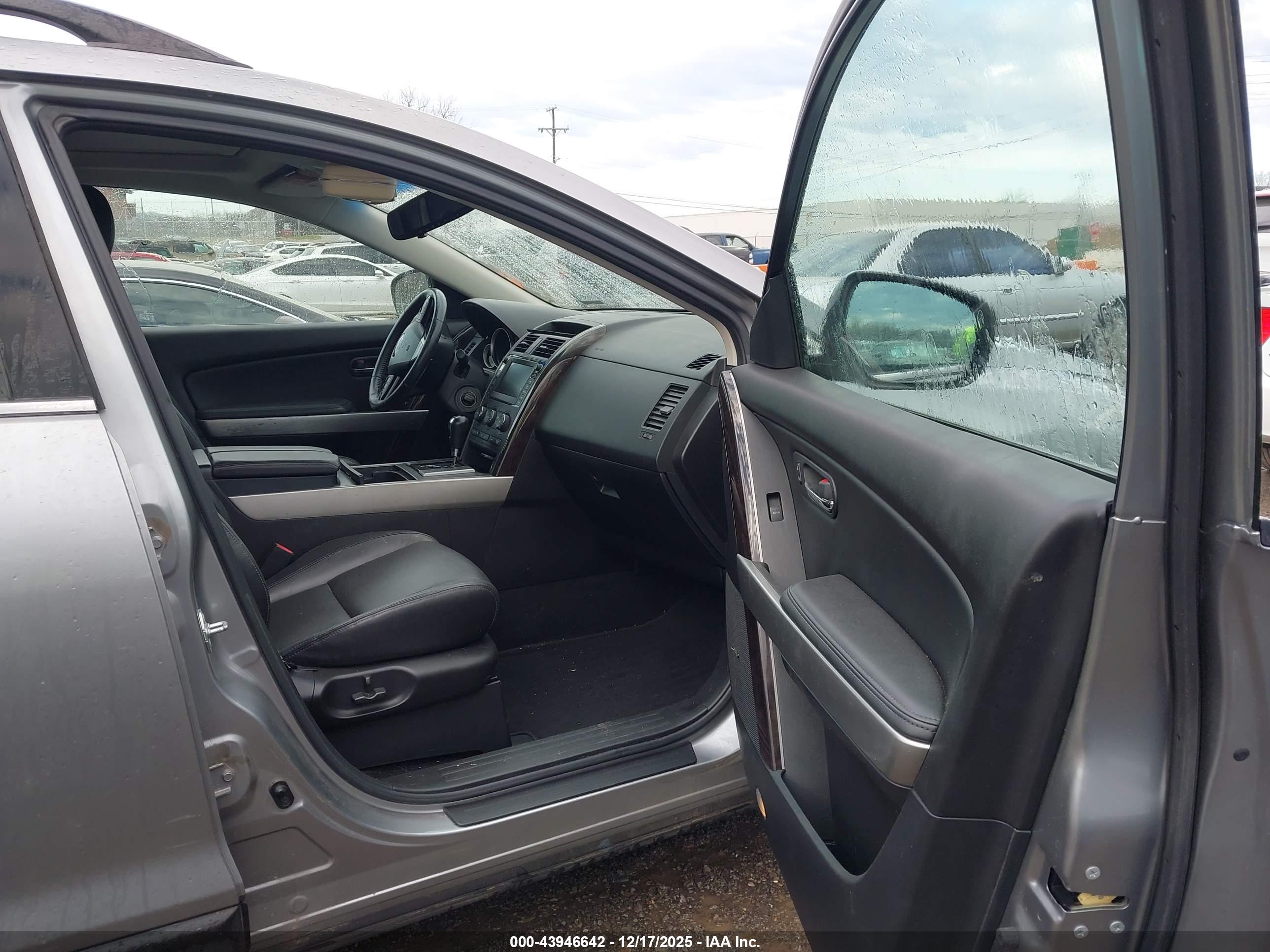 MAZDA CX-9 image 5