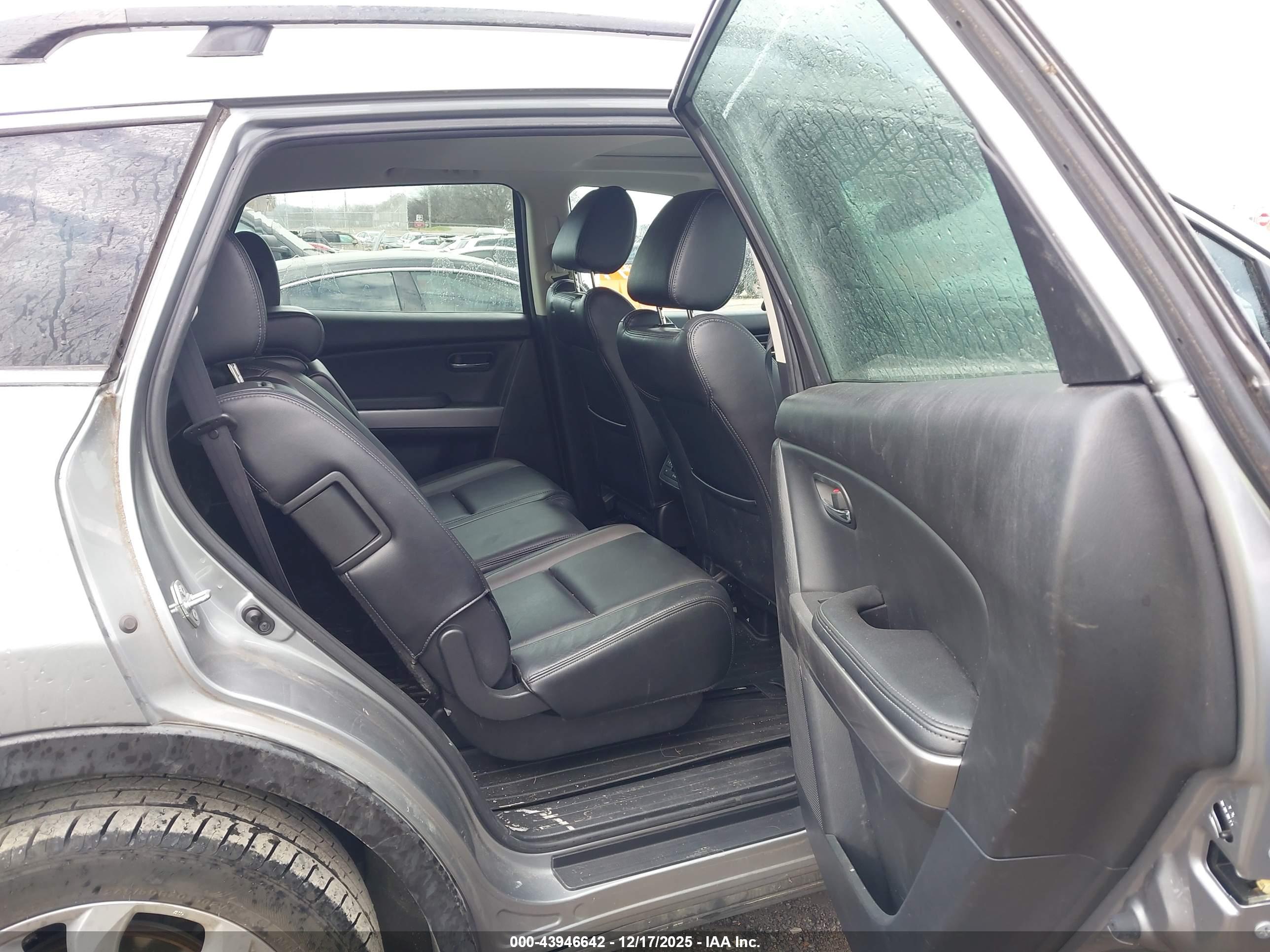 MAZDA CX-9 image 8