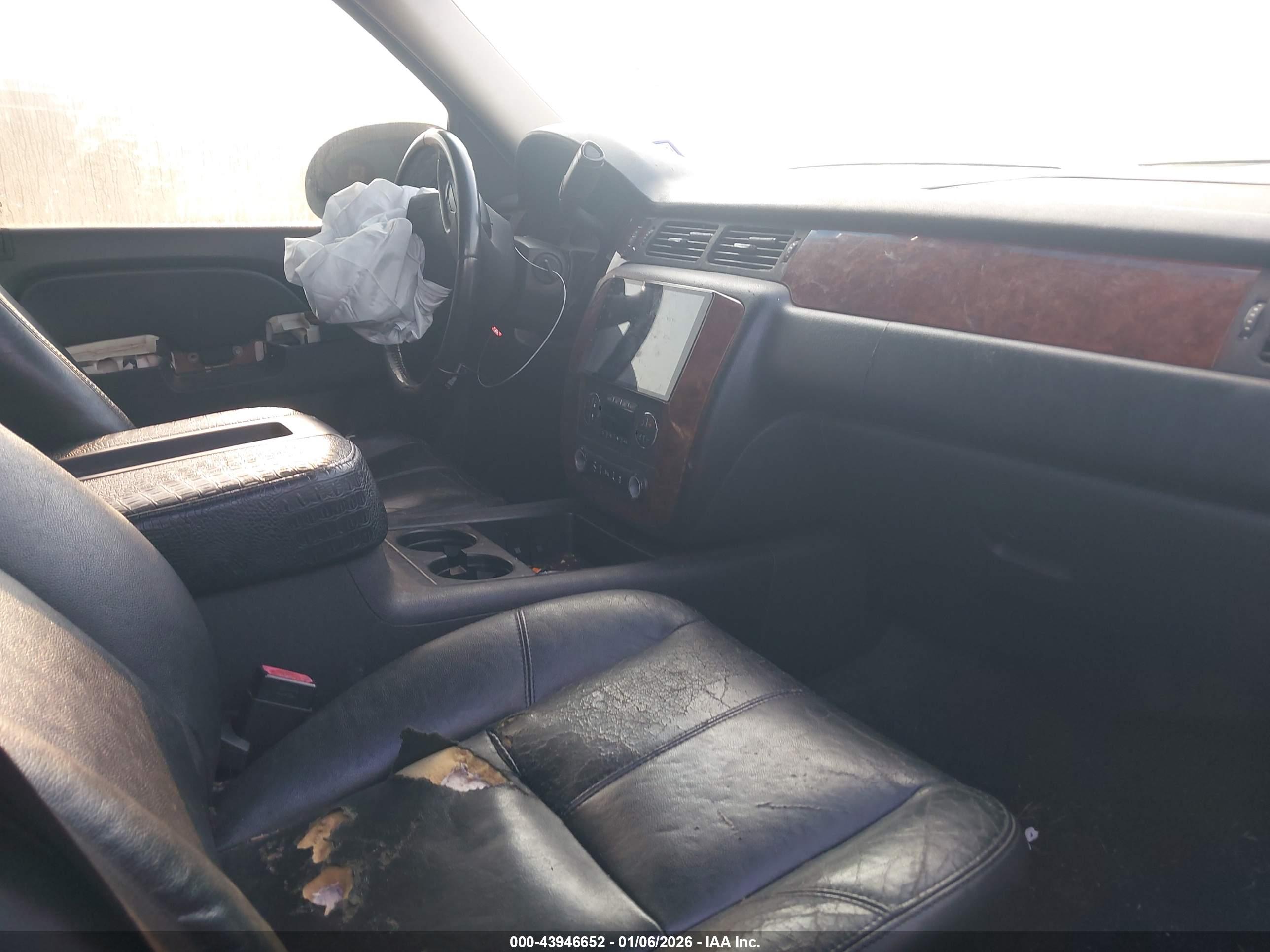 CHEVROLET TAHOE image 5