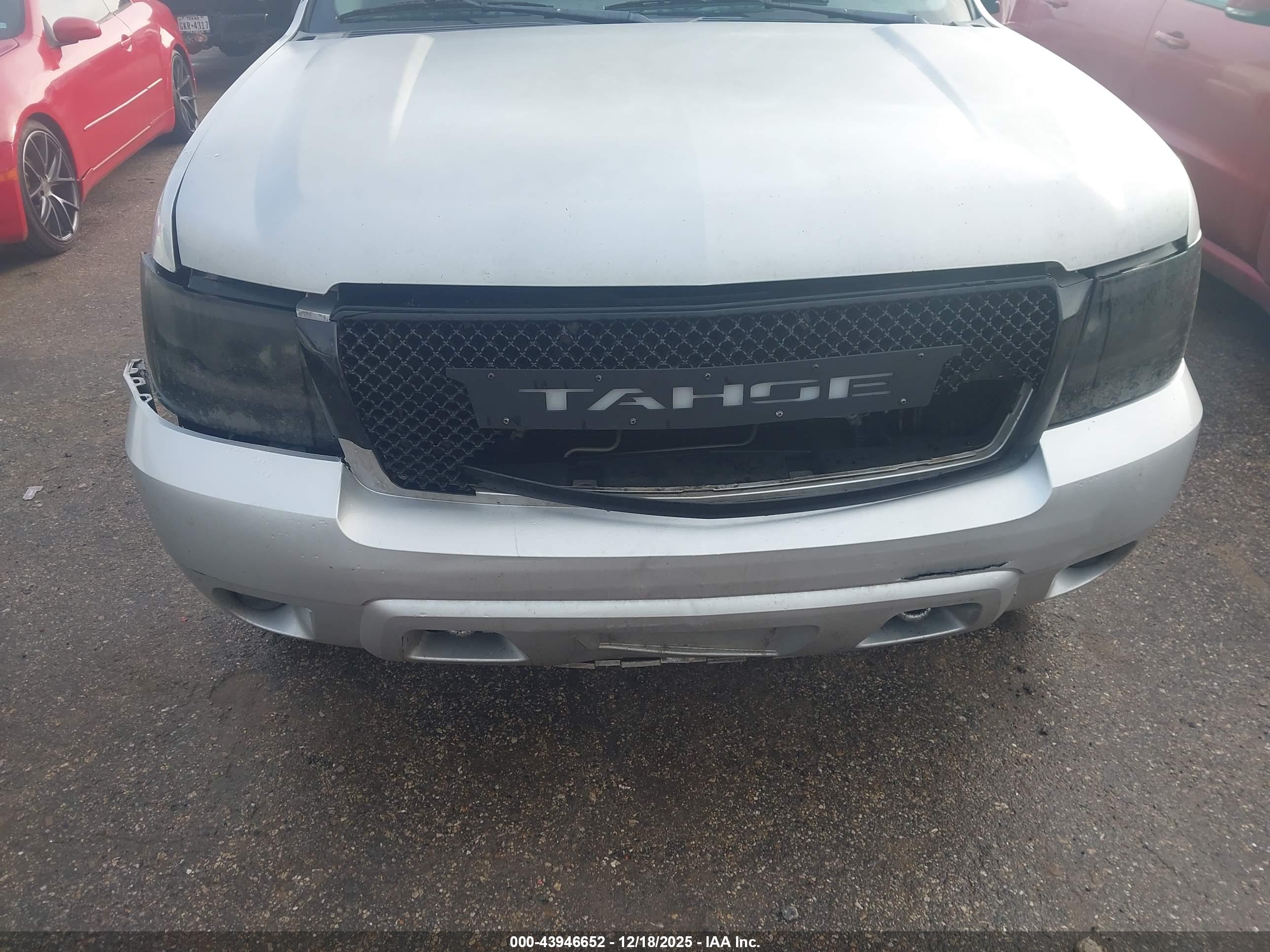 CHEVROLET TAHOE image 6