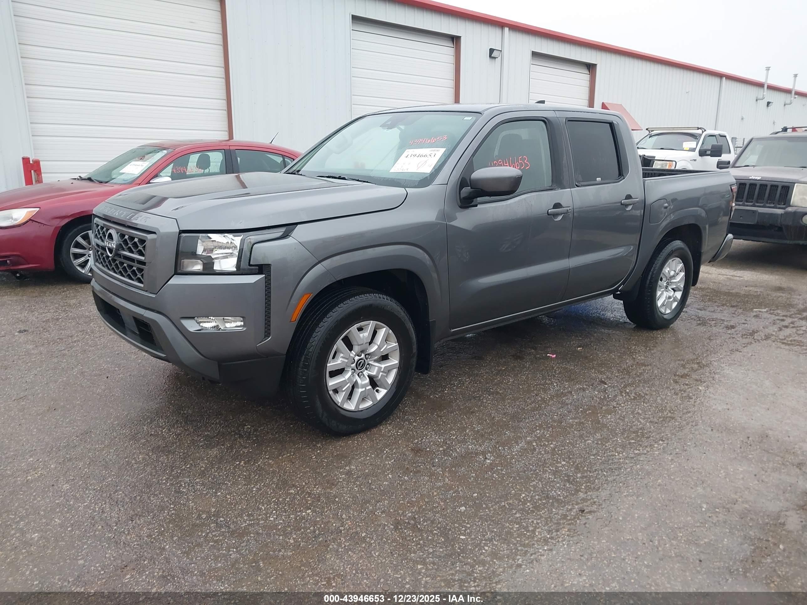 NISSAN FRONTIER image 2